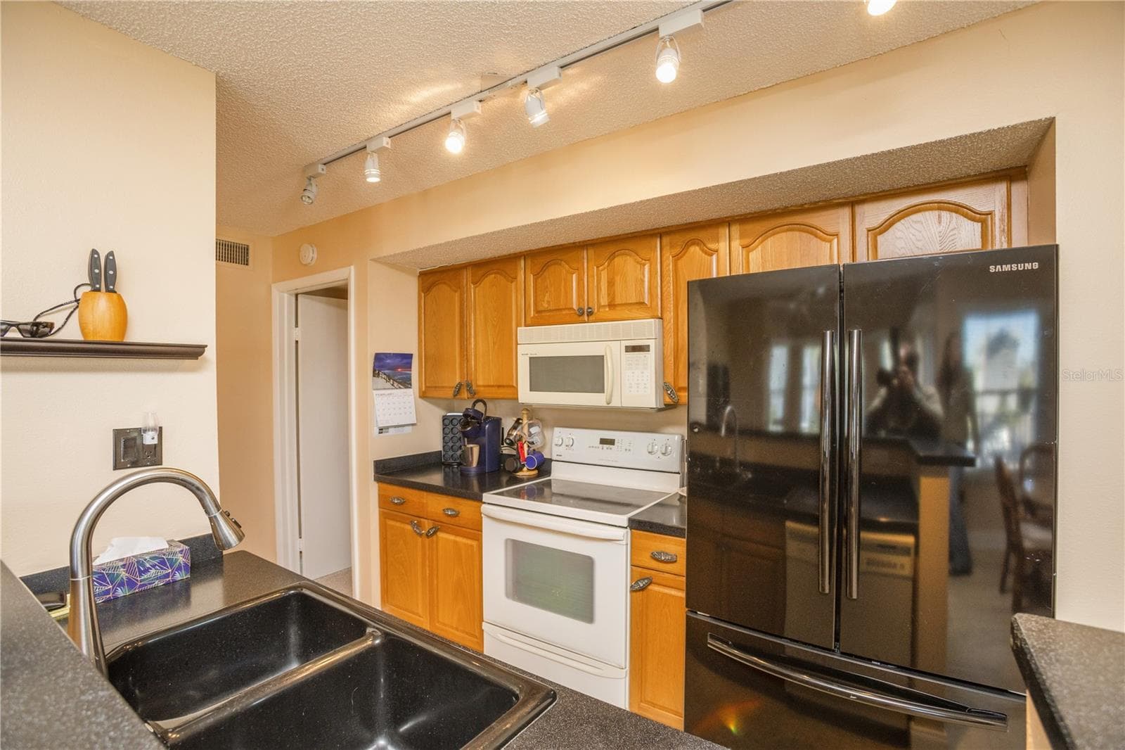 Condominium at 5712 BISCAYNE CT #101, NEW PORT RICHEY, photo 15 of 52