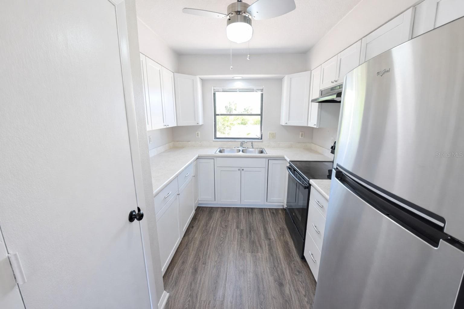 Unit B Kitchen - 3211 RIVERSIDE DR, PUNTA GORDA