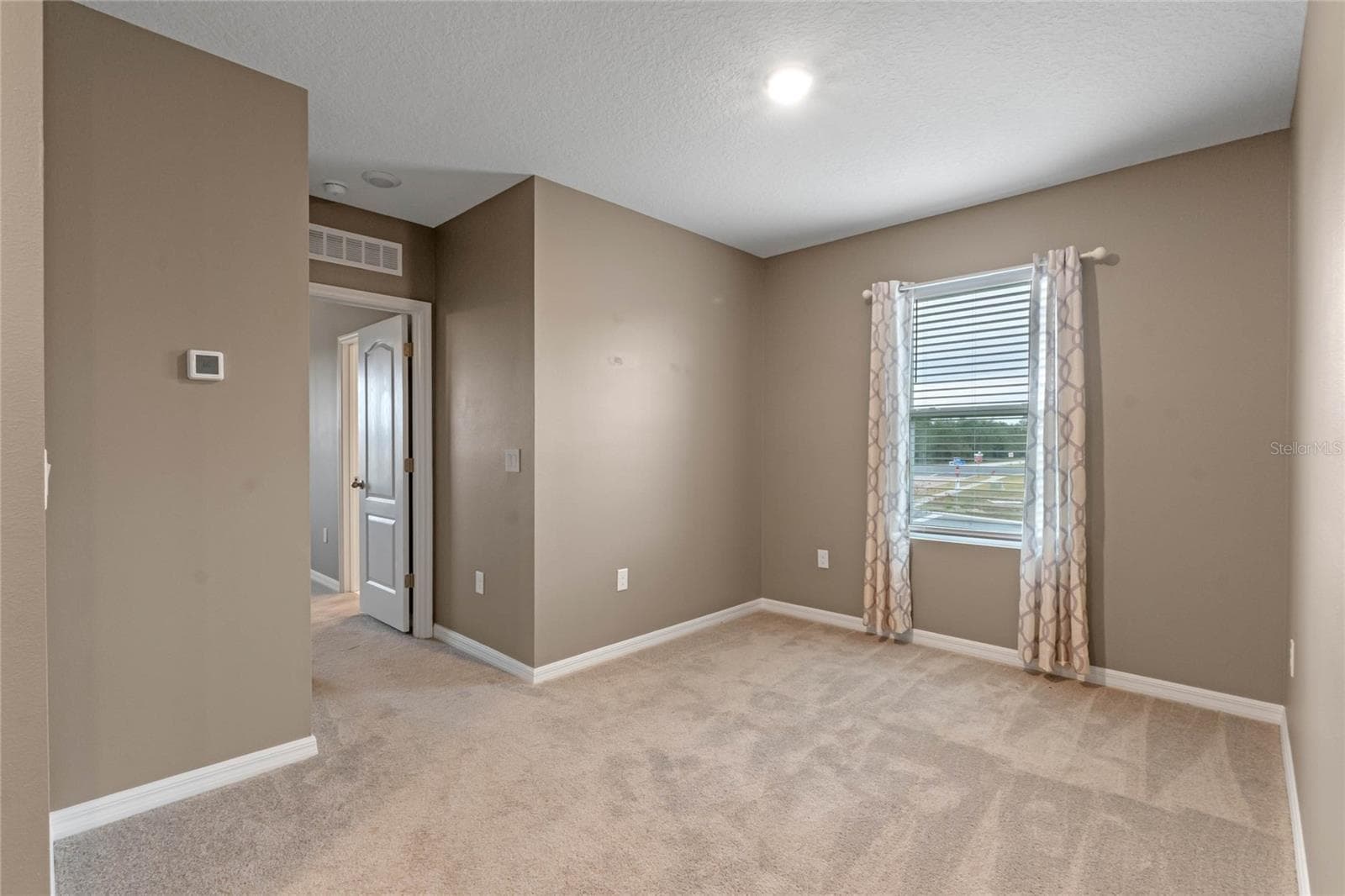 Townhouse at 961 LIDO DR, HOWEY IN THE HILLS, photo 19 of 21