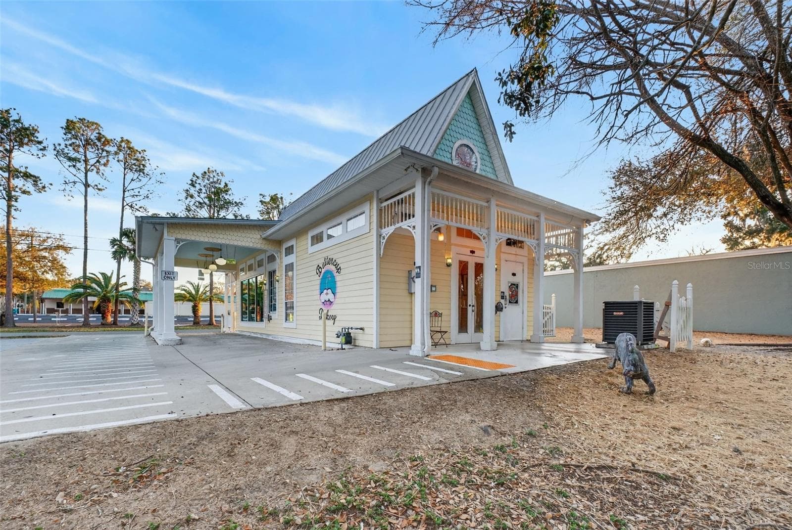 Restaurant at 197 E CHURCH ST, DELAND, photo 14 of 50