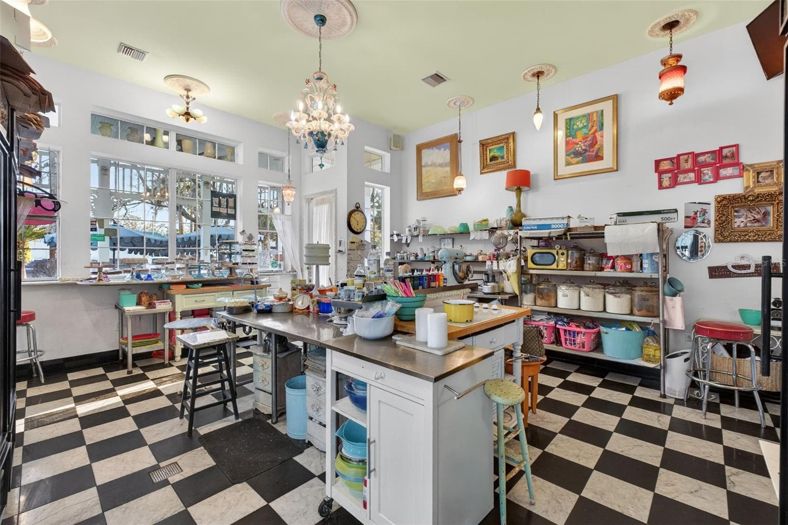 Restaurant at 197 E CHURCH ST, DELAND, photo 33 of 50