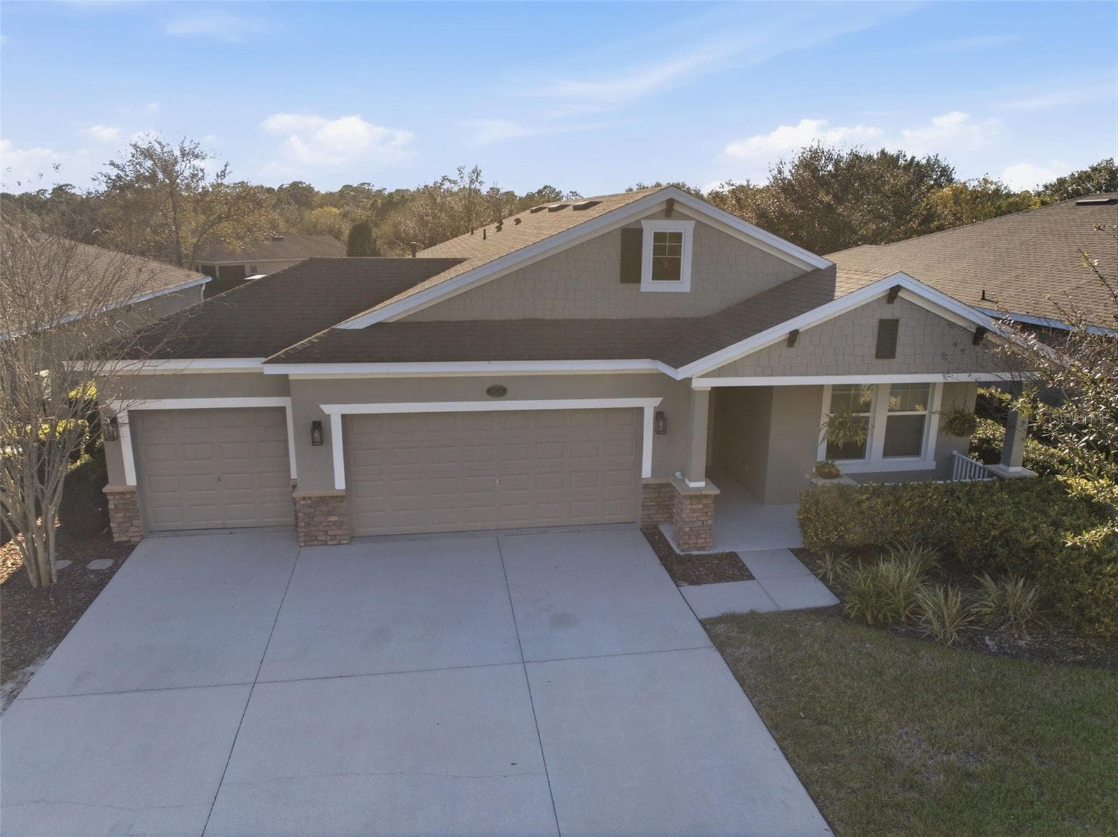 Single Family Residence at 404 W VICTORIA TRAILS BLVD, DELAND, photo 2 of 50