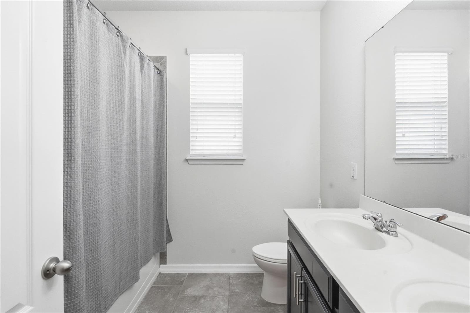 Single Family Residence at 404 W VICTORIA TRAILS BLVD, DELAND, photo 15 of 50