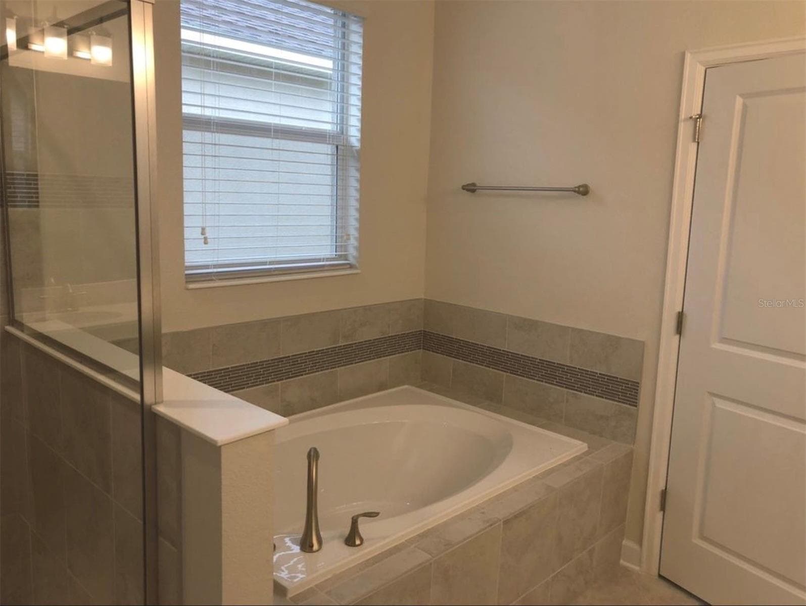 Single Family Residence at 10229 LOVEGRASS LN, ORLANDO, photo 19 of 39