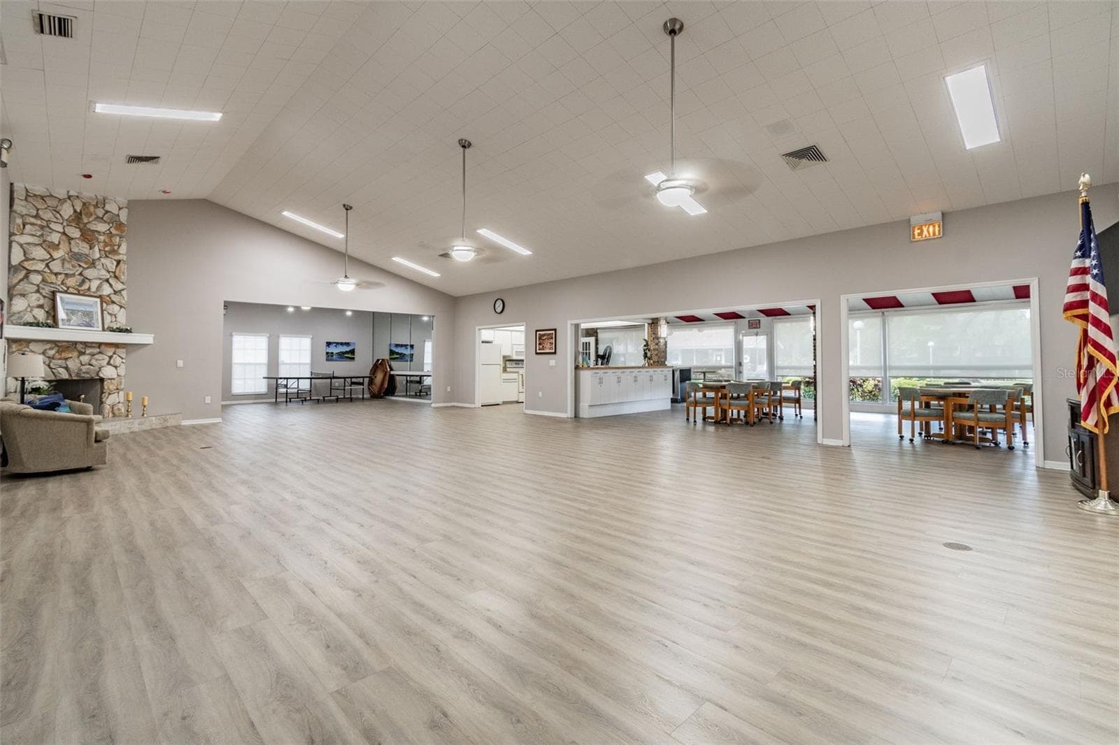 Spacious dance floor . - 5611 GARDEN LAKES DR, BRADENTON