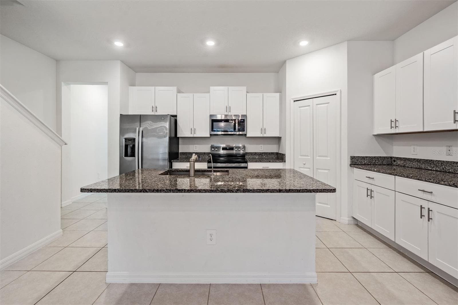 Townhouse at 4607 TUSCAN LOON DR, TAMPA, photo 8 of 50