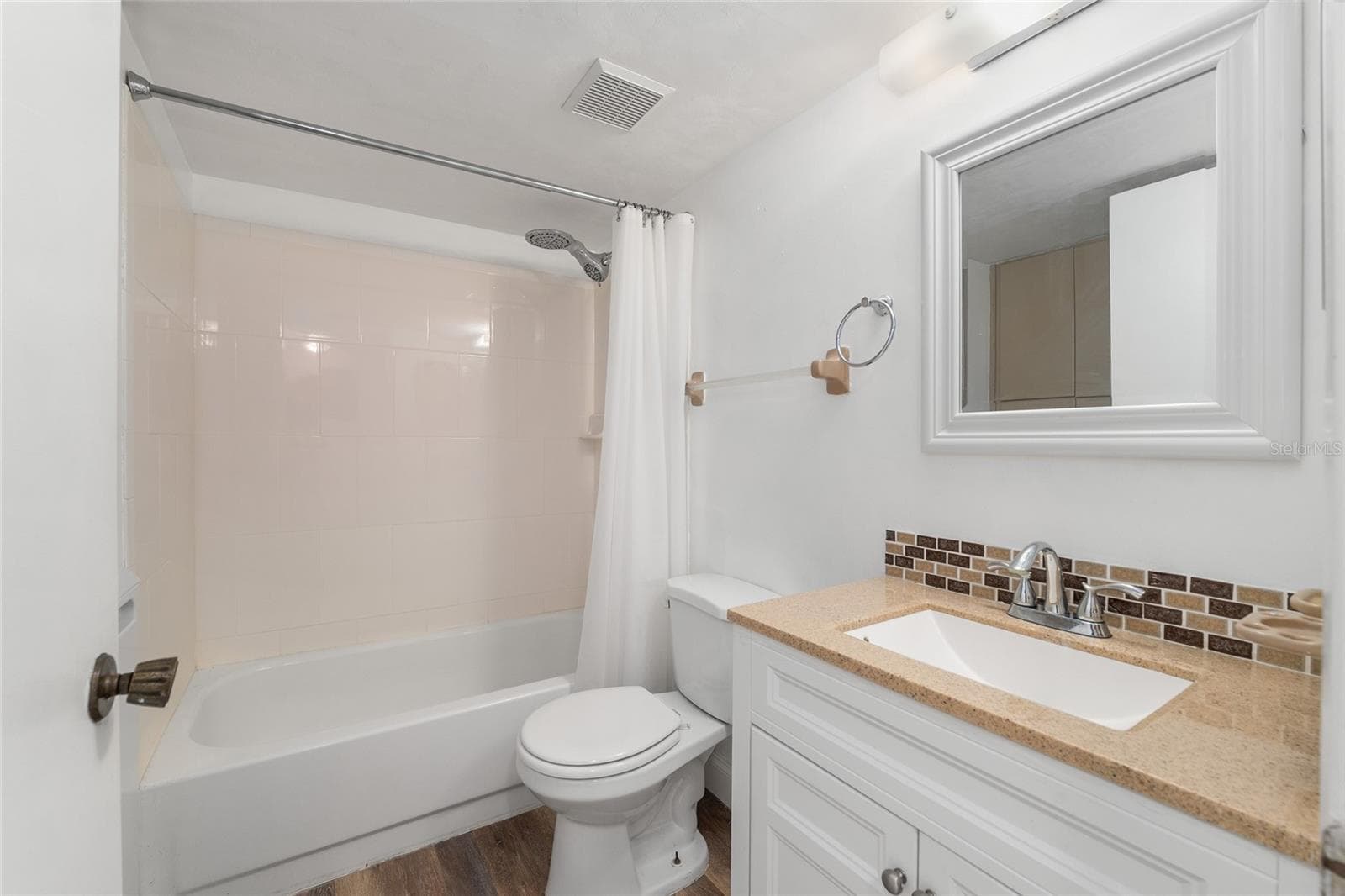 guest bath - 2715 NW 104TH CT #1, GAINESVILLE