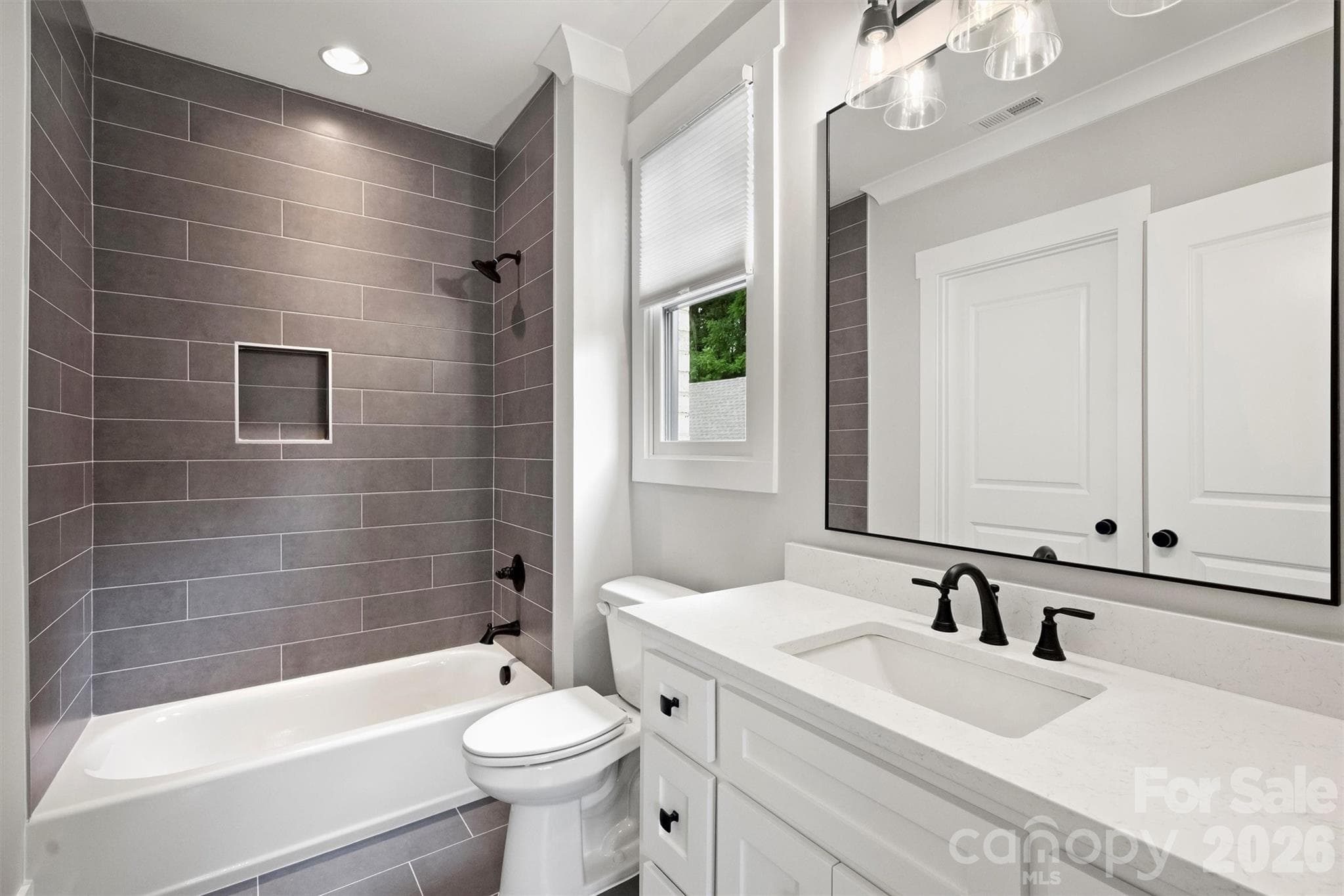 Ensuite bath to Bedroom 4 - 8163 Fairview Road, Charlotte