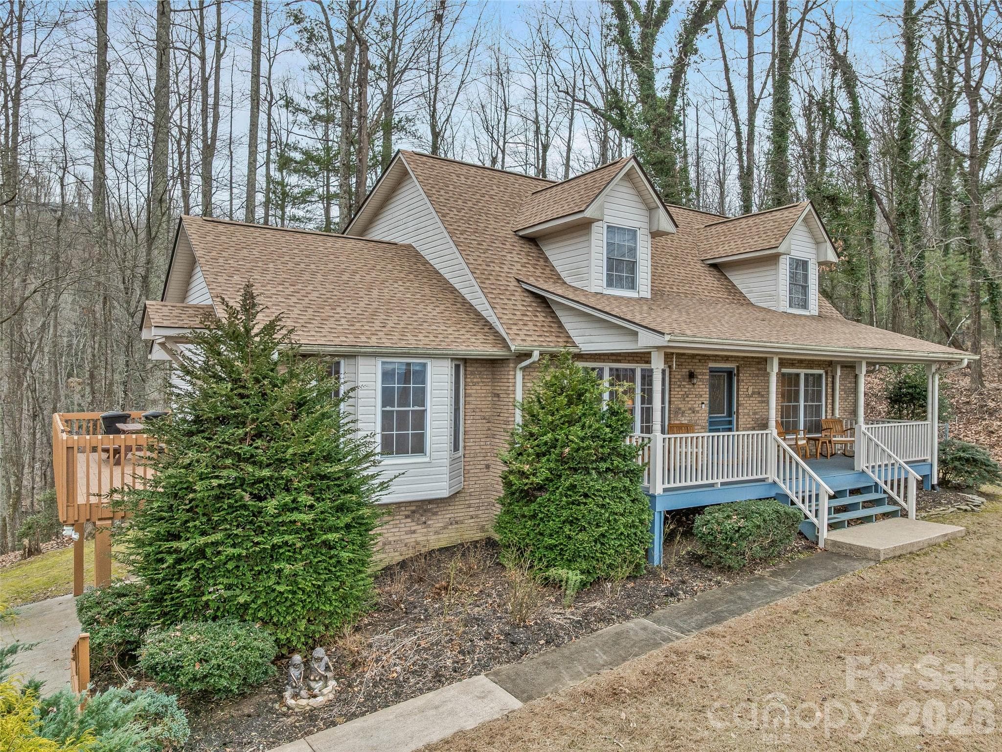Single Family Residence at 24 Abbey Lane, Hendersonville, photo 2 of 43