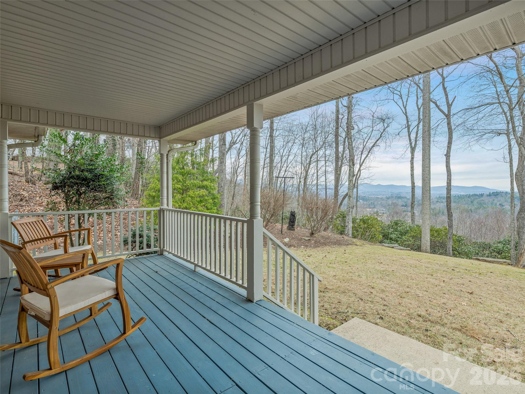 Single Family Residence at 24 Abbey Lane, Hendersonville, photo 4 of 43