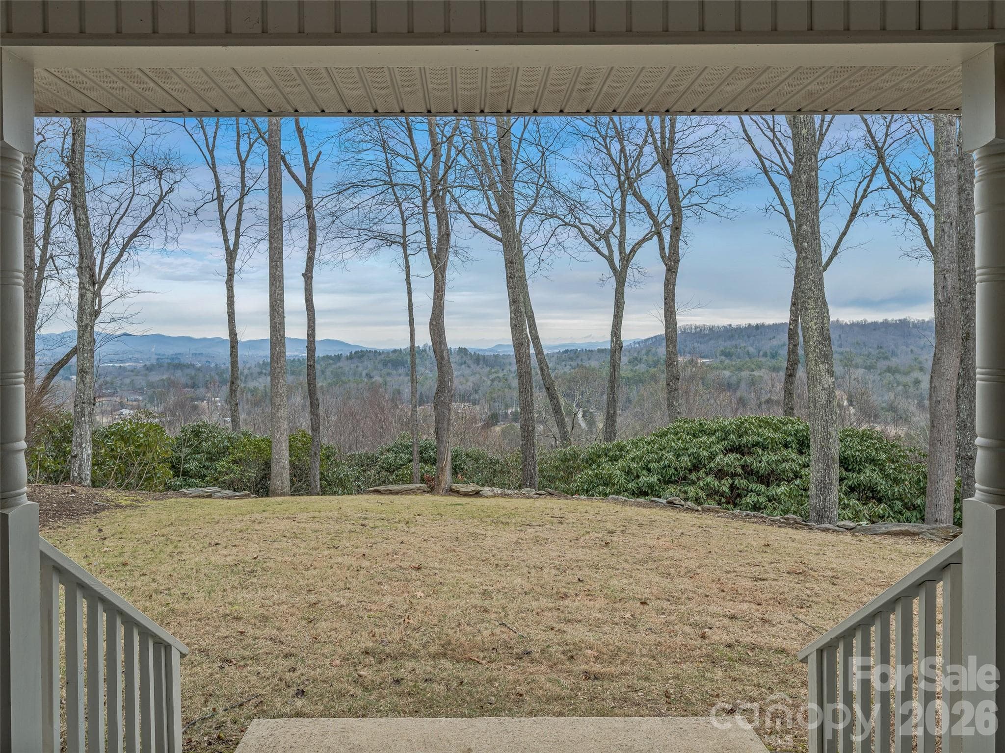 Single Family Residence at 24 Abbey Lane, Hendersonville, photo 5 of 43