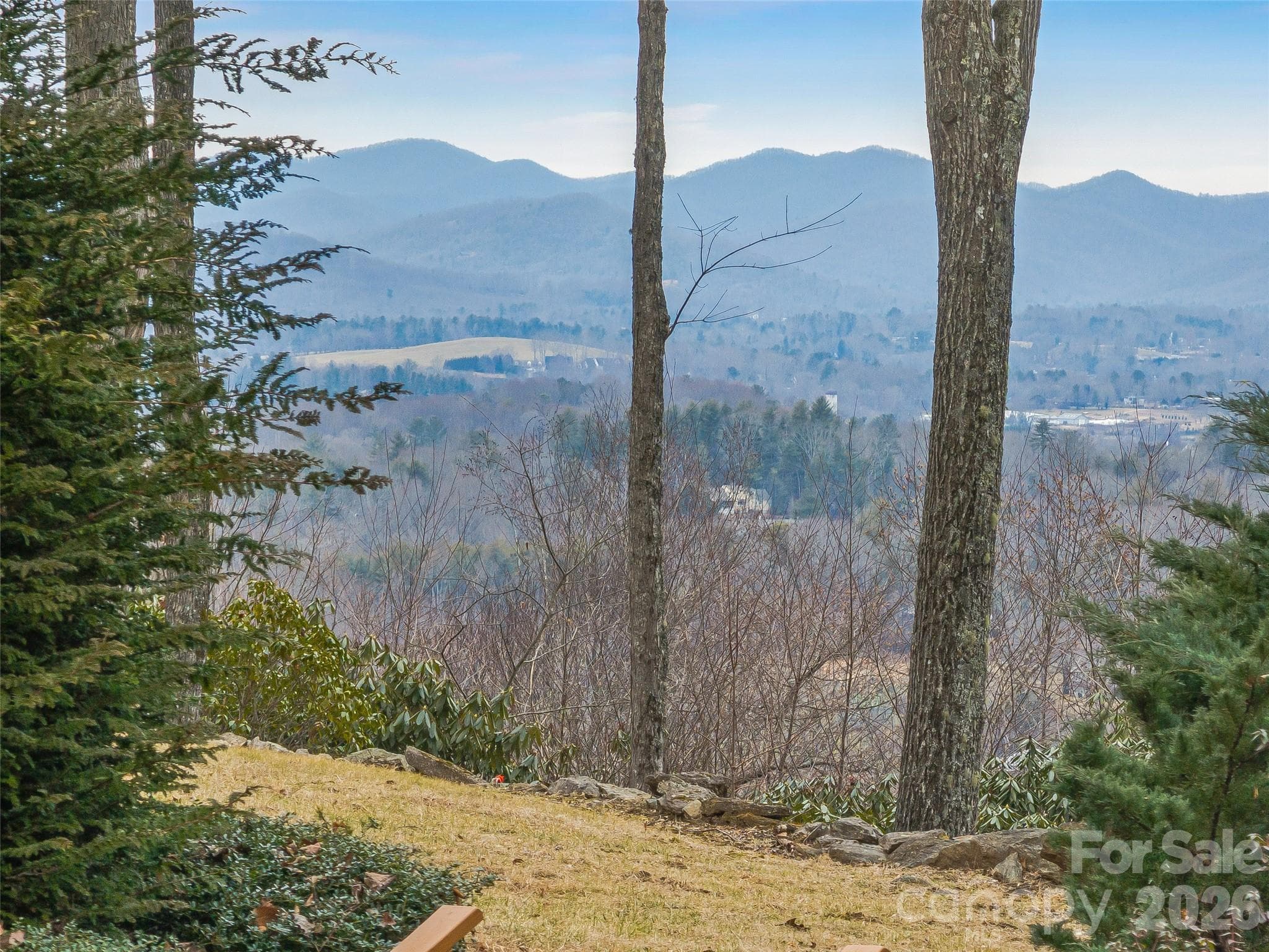 Single Family Residence at 24 Abbey Lane, Hendersonville, photo 7 of 43