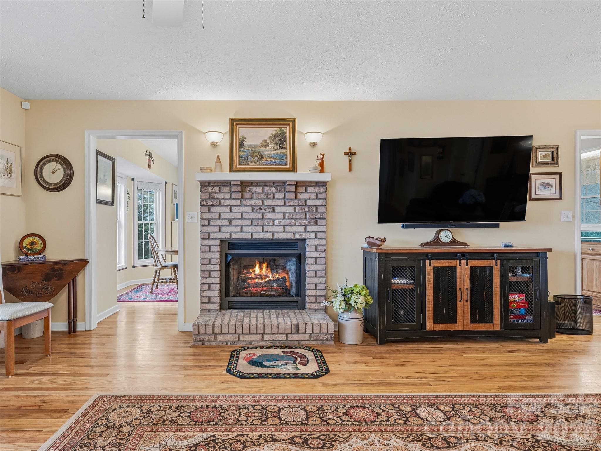 Single Family Residence at 24 Abbey Lane, Hendersonville, photo 9 of 43