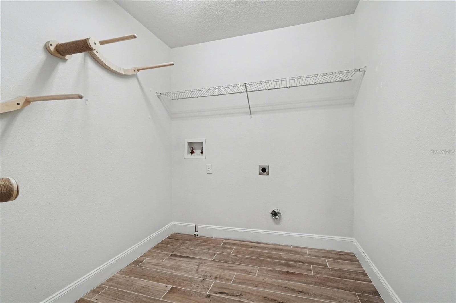 Single Family Residence at 406 CAPRON ASH LOOP, CASSELBERRY, photo 11 of 15