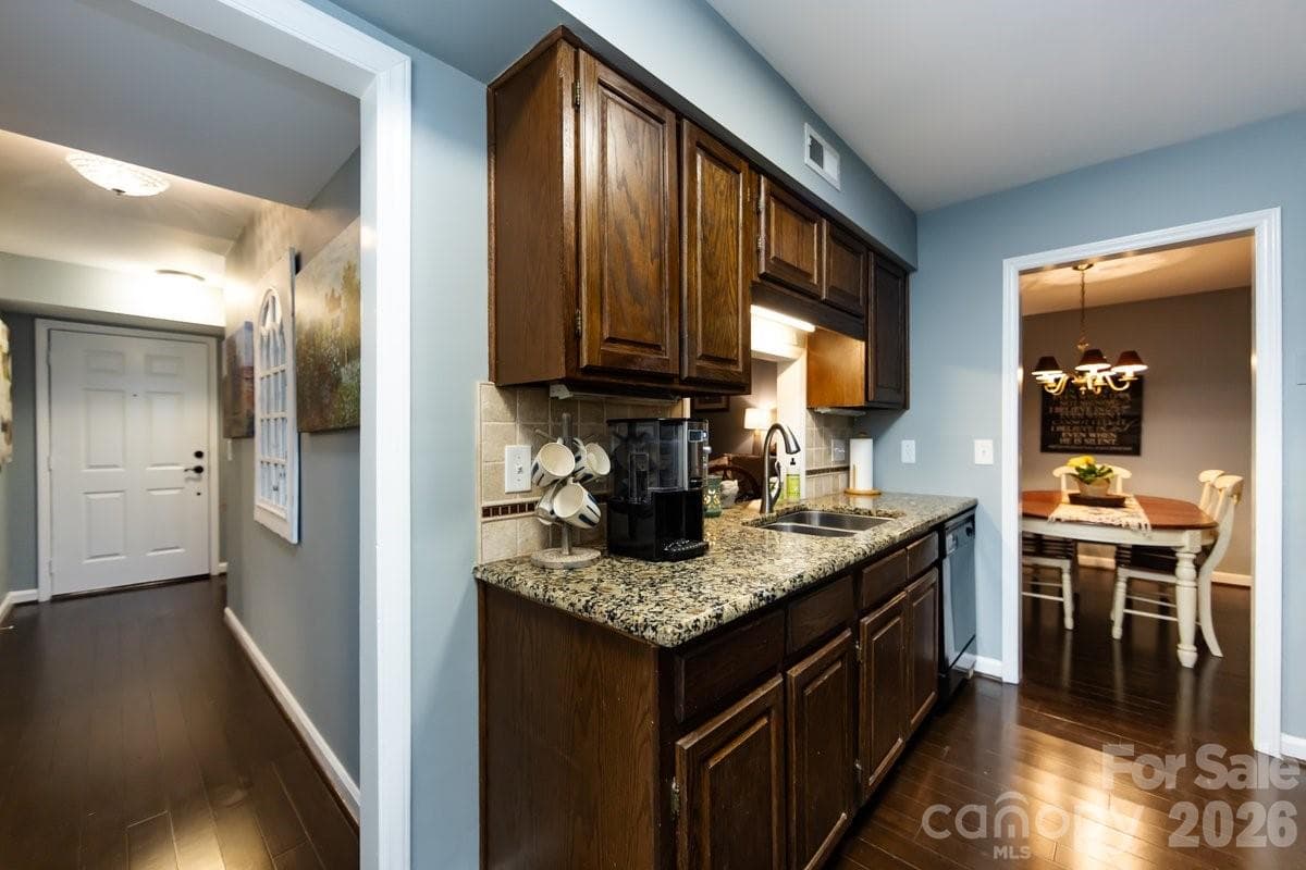 Kitchen 4 - Colony Crossing, Charlotte