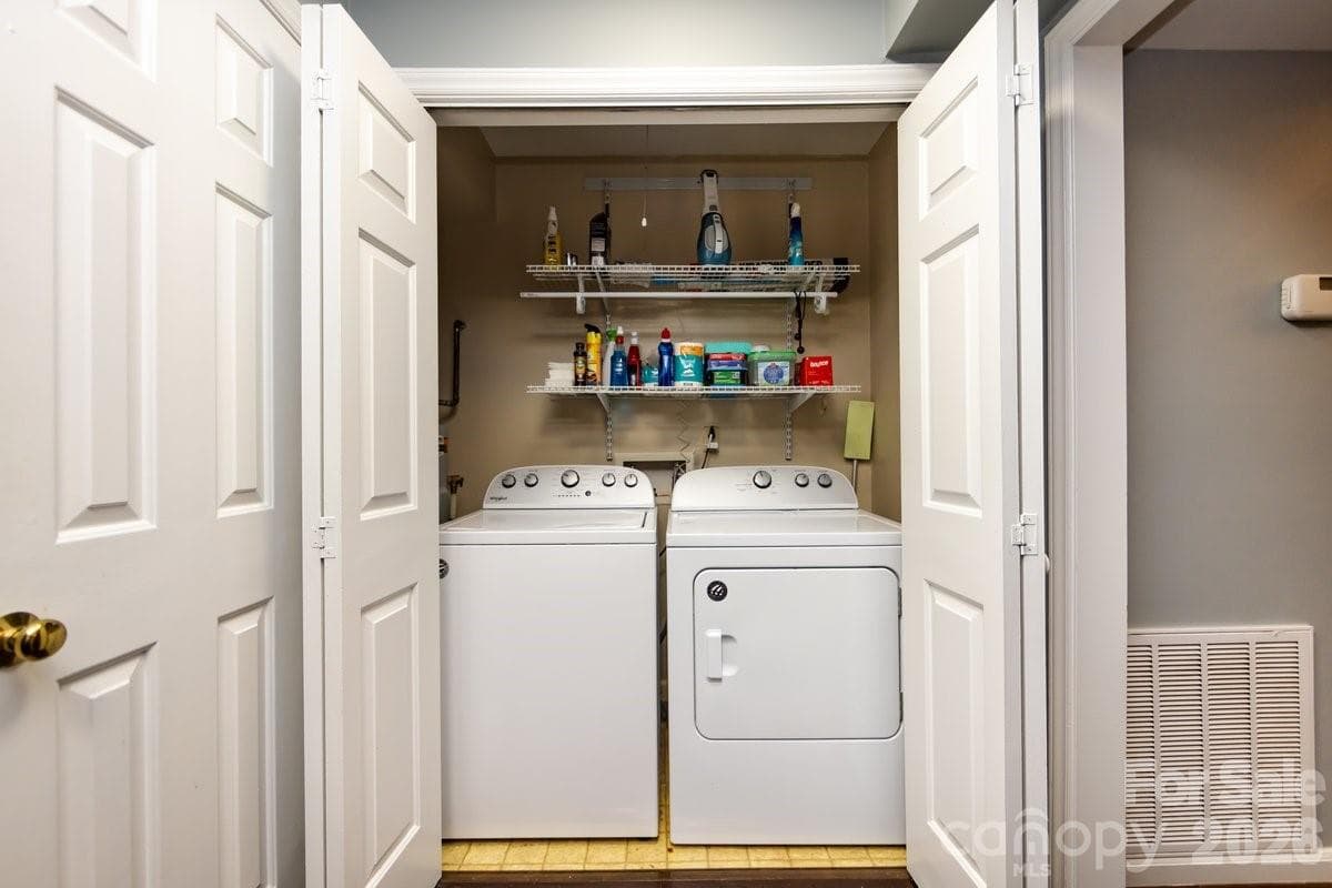 Laundry - Colony Crossing, Charlotte