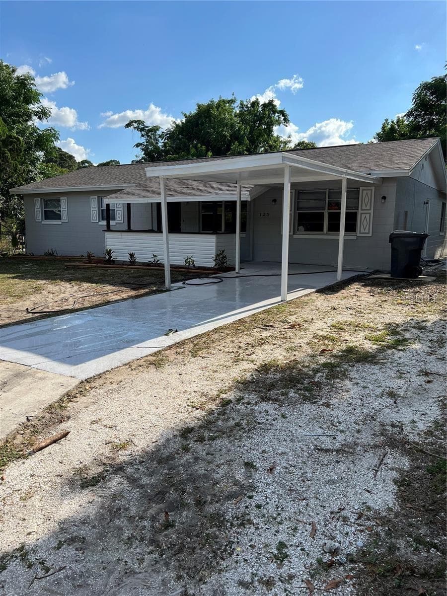 125 EDGEWATER DR
