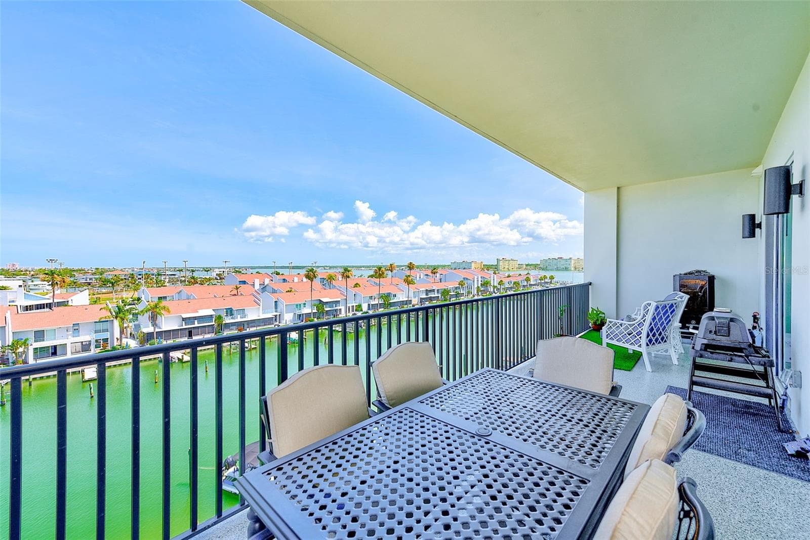 28' balcony overlooking the water. - 400 150TH AVE #504, MADEIRA BEACH