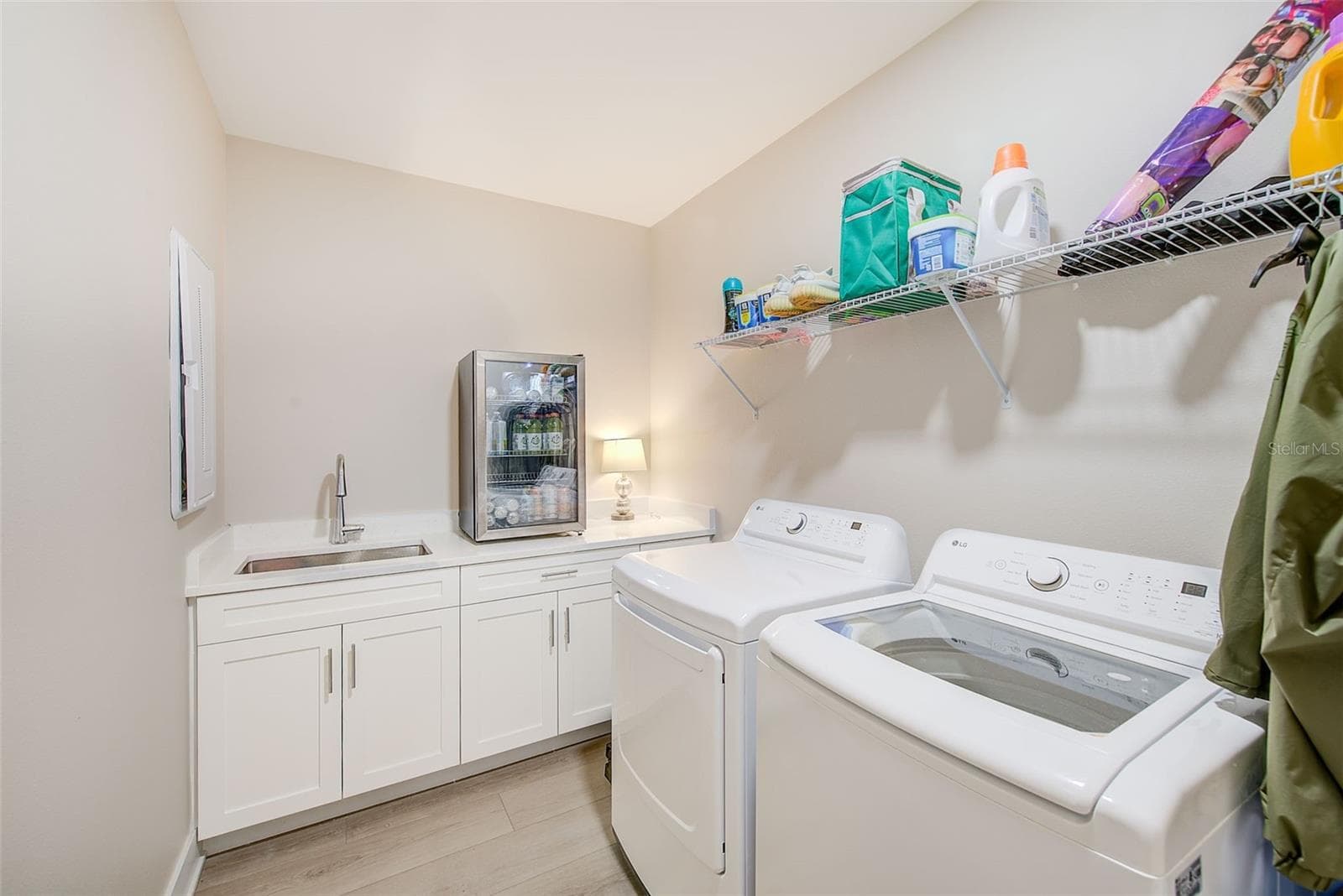 Spacious laundry room with plenty of storage. - 400 150TH AVE #504, MADEIRA BEACH