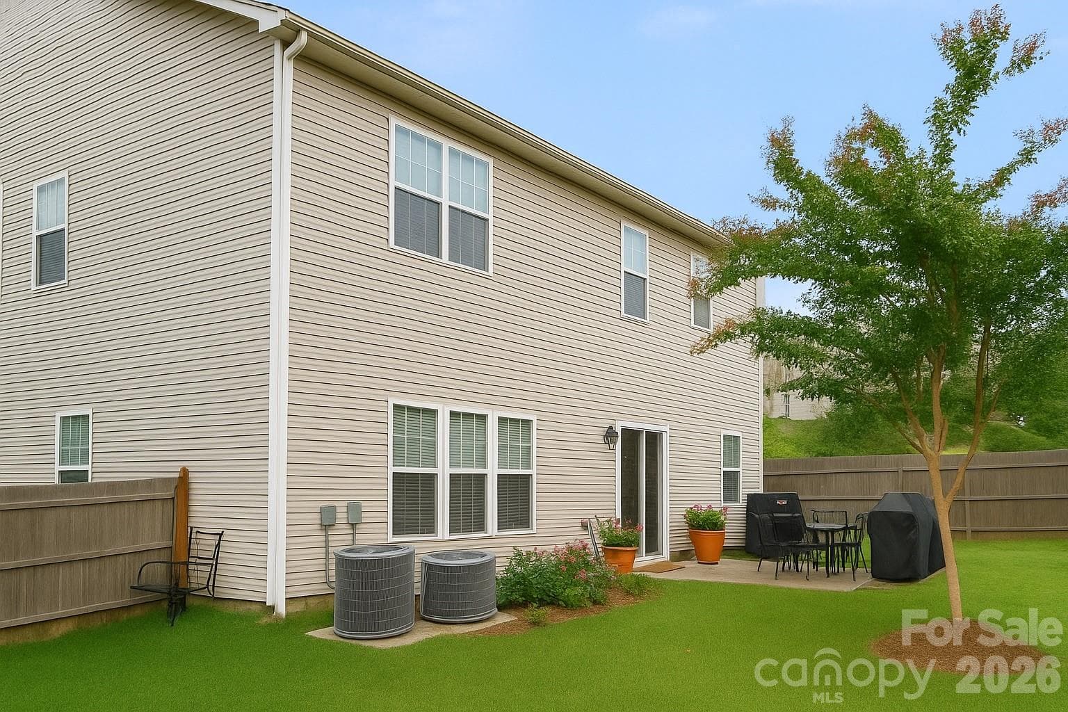 Exterior back - Charlotte
