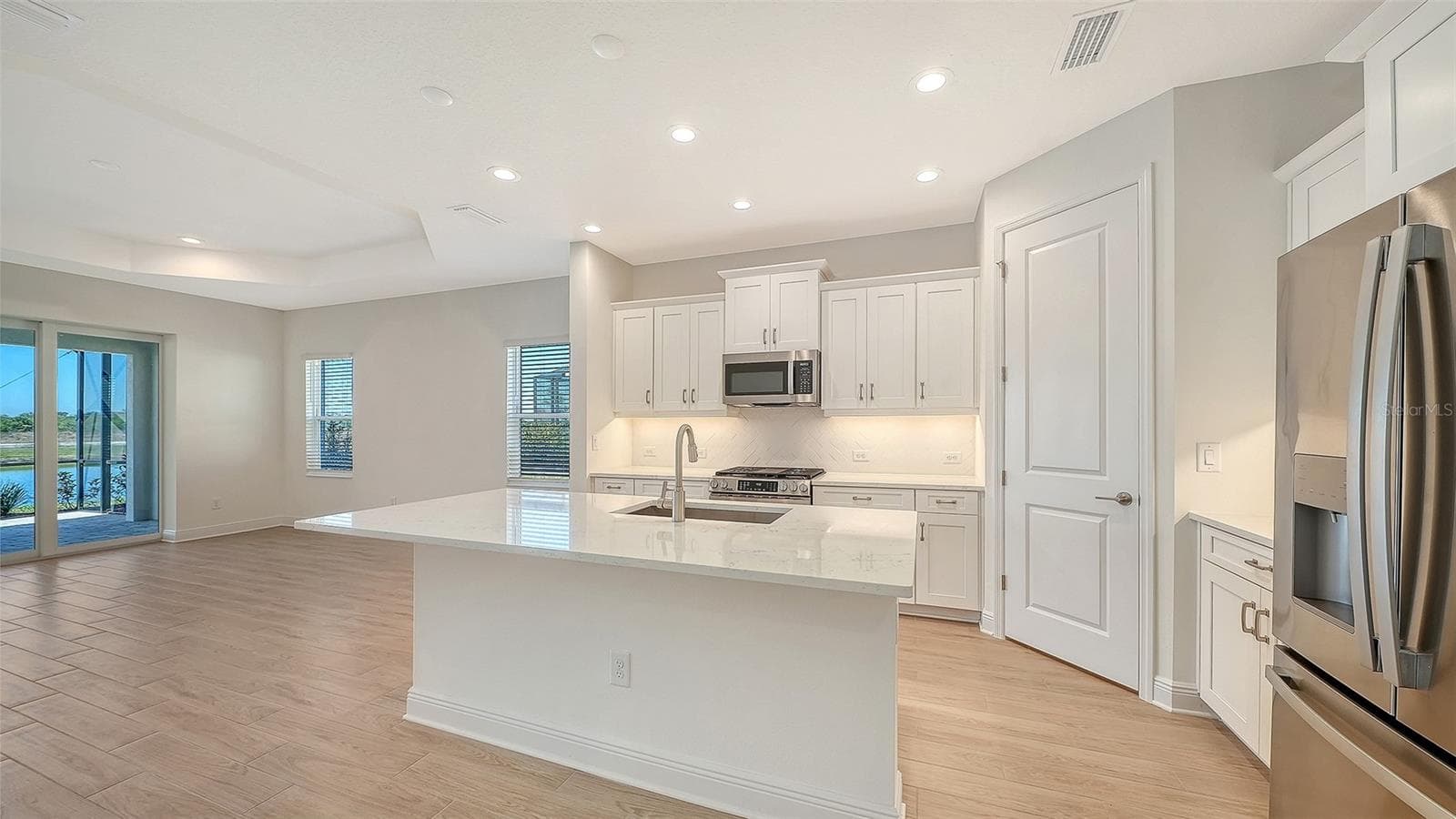 Villa at 2114 SYLVESTER PALM LN, BRADENTON, photo 5 of 51