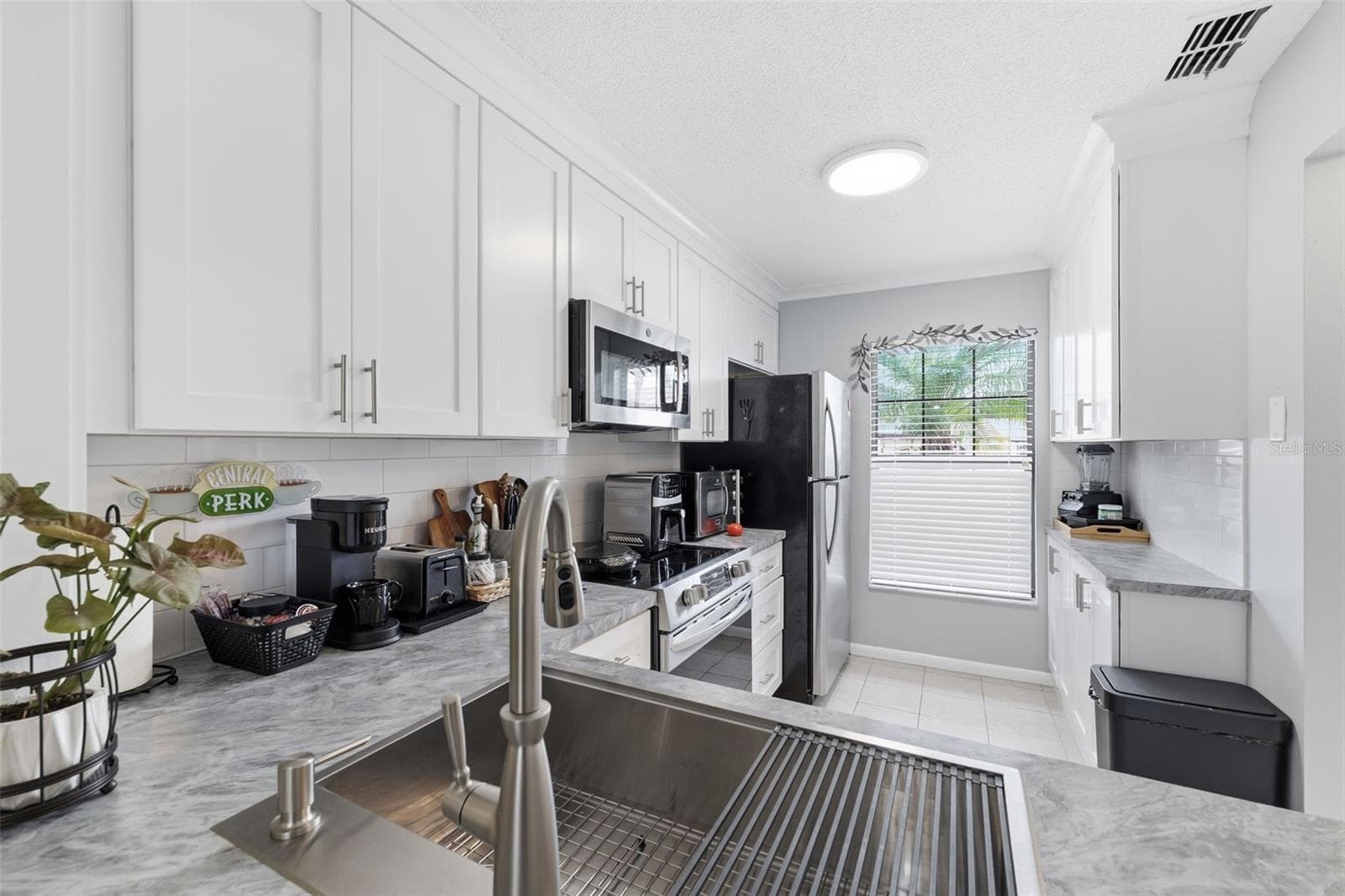 Condominium at 1804 RISING SUN DR #1804, HOLIDAY, photo 11 of 31