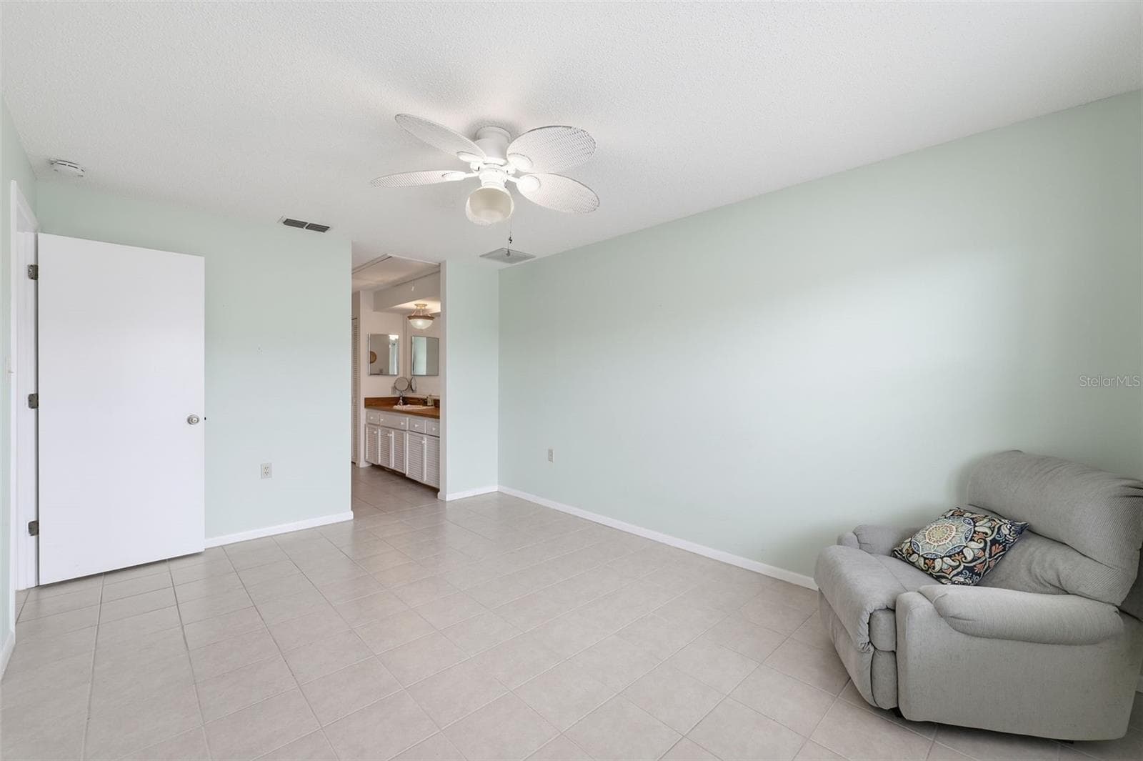 Condominium at 1804 RISING SUN DR #1804, HOLIDAY, photo 16 of 31