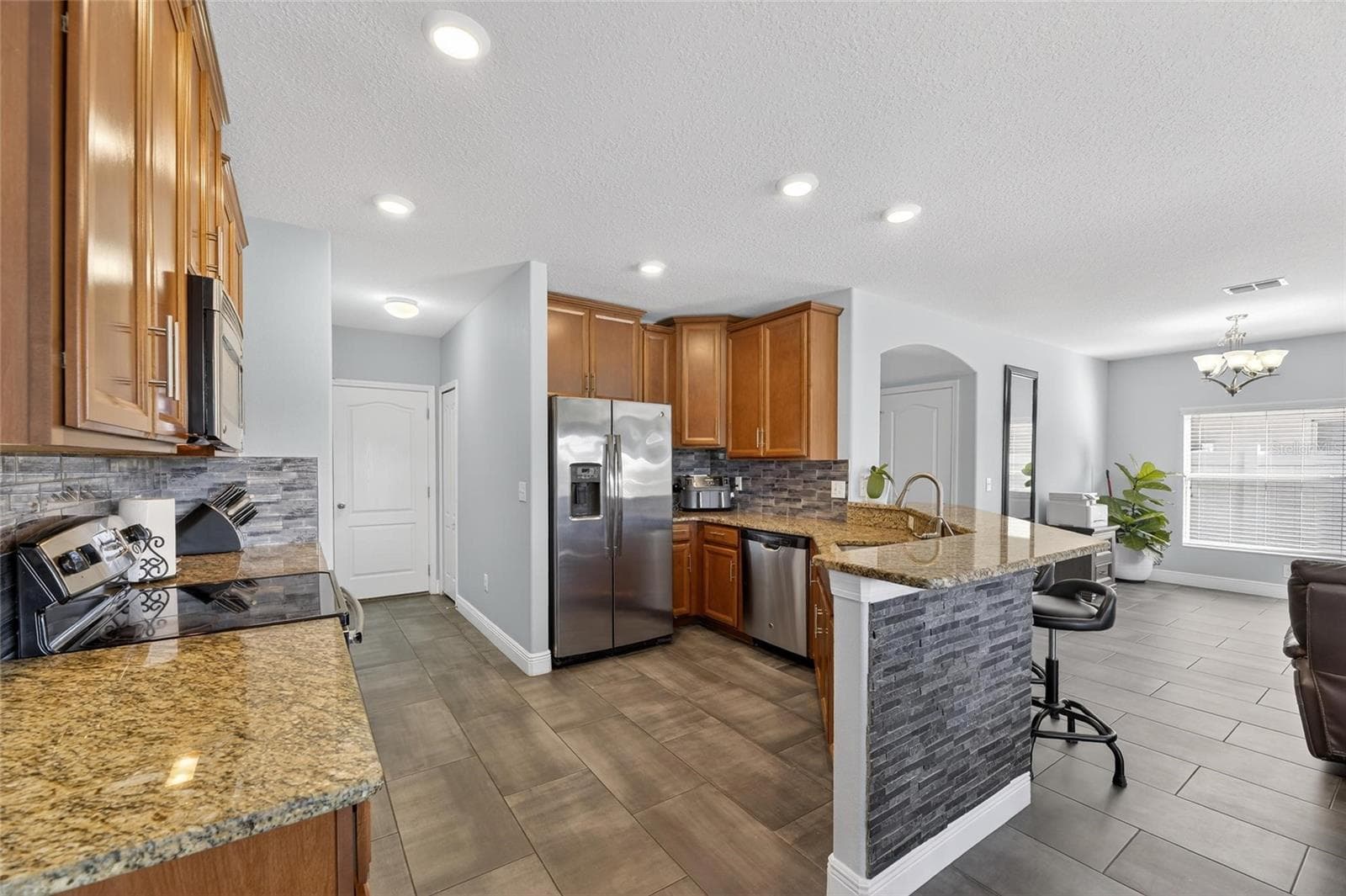Single Family Residence at 1504 TRAILWATER ST, RUSKIN, photo 13 of 69
