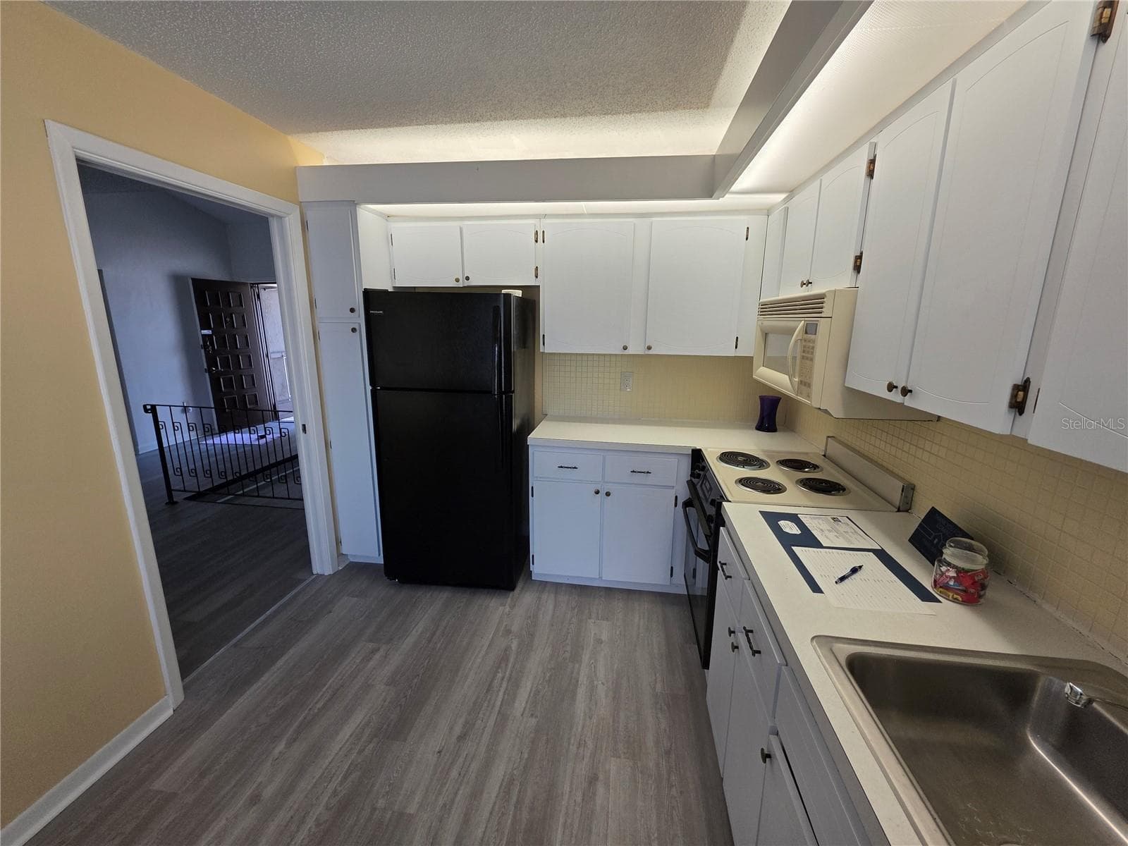 Condominium at 2207 BELLEAIR RD #B22, CLEARWATER, photo 6 of 21