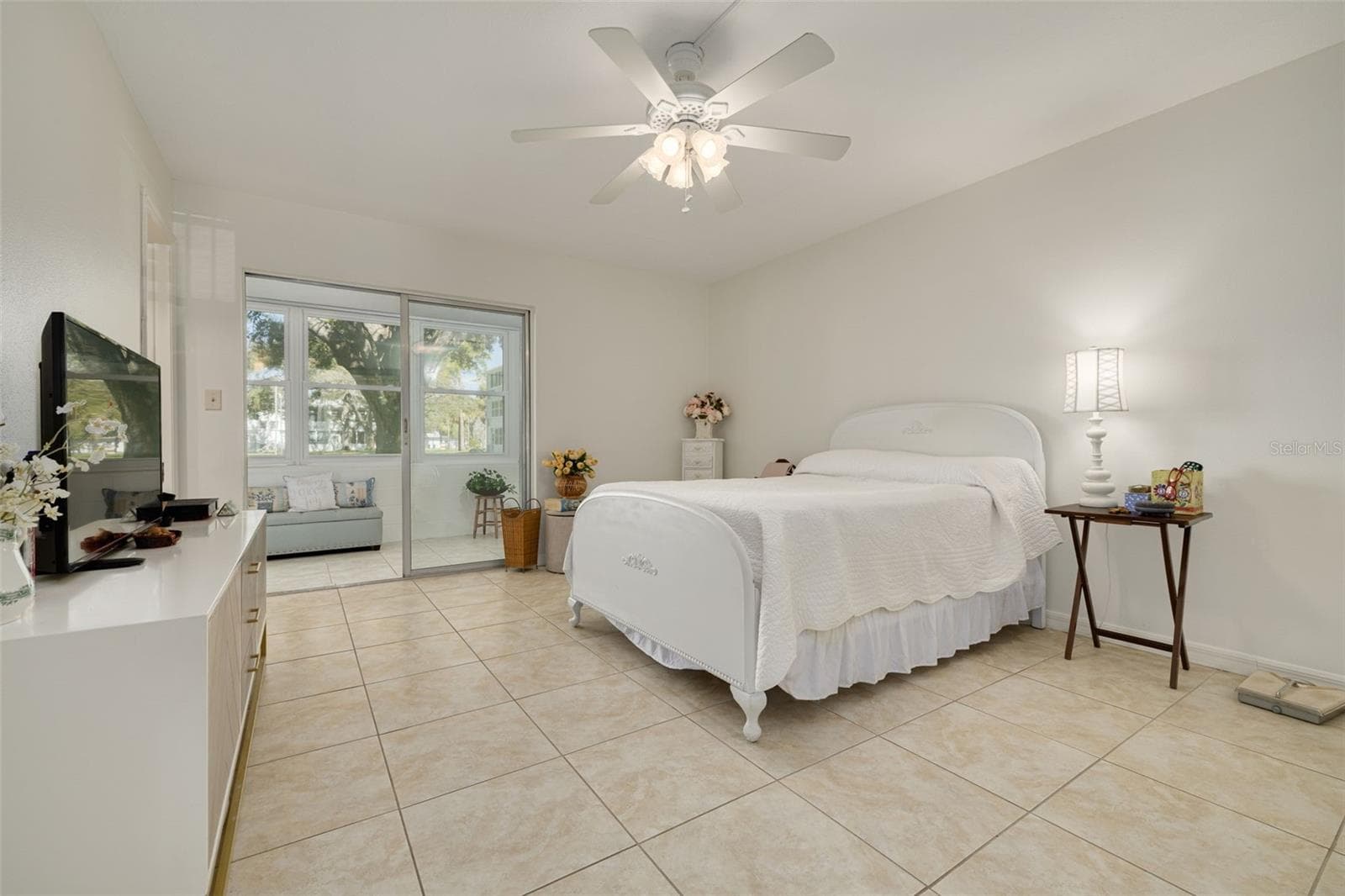 Condominium at 1001 77TH AVE N #112, ST PETERSBURG, photo 5 of 34