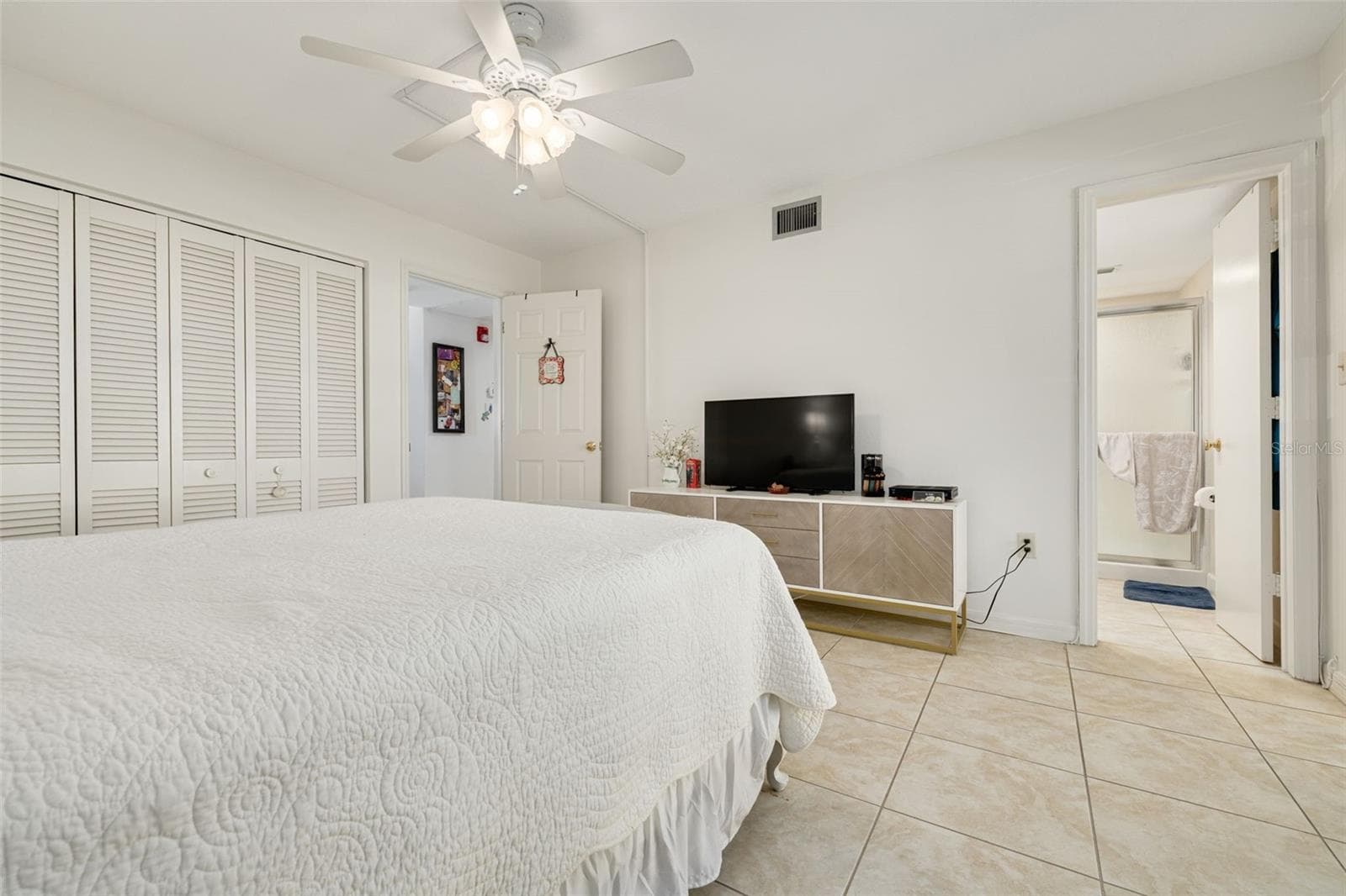 Condominium at 1001 77TH AVE N #112, ST PETERSBURG, photo 17 of 34
