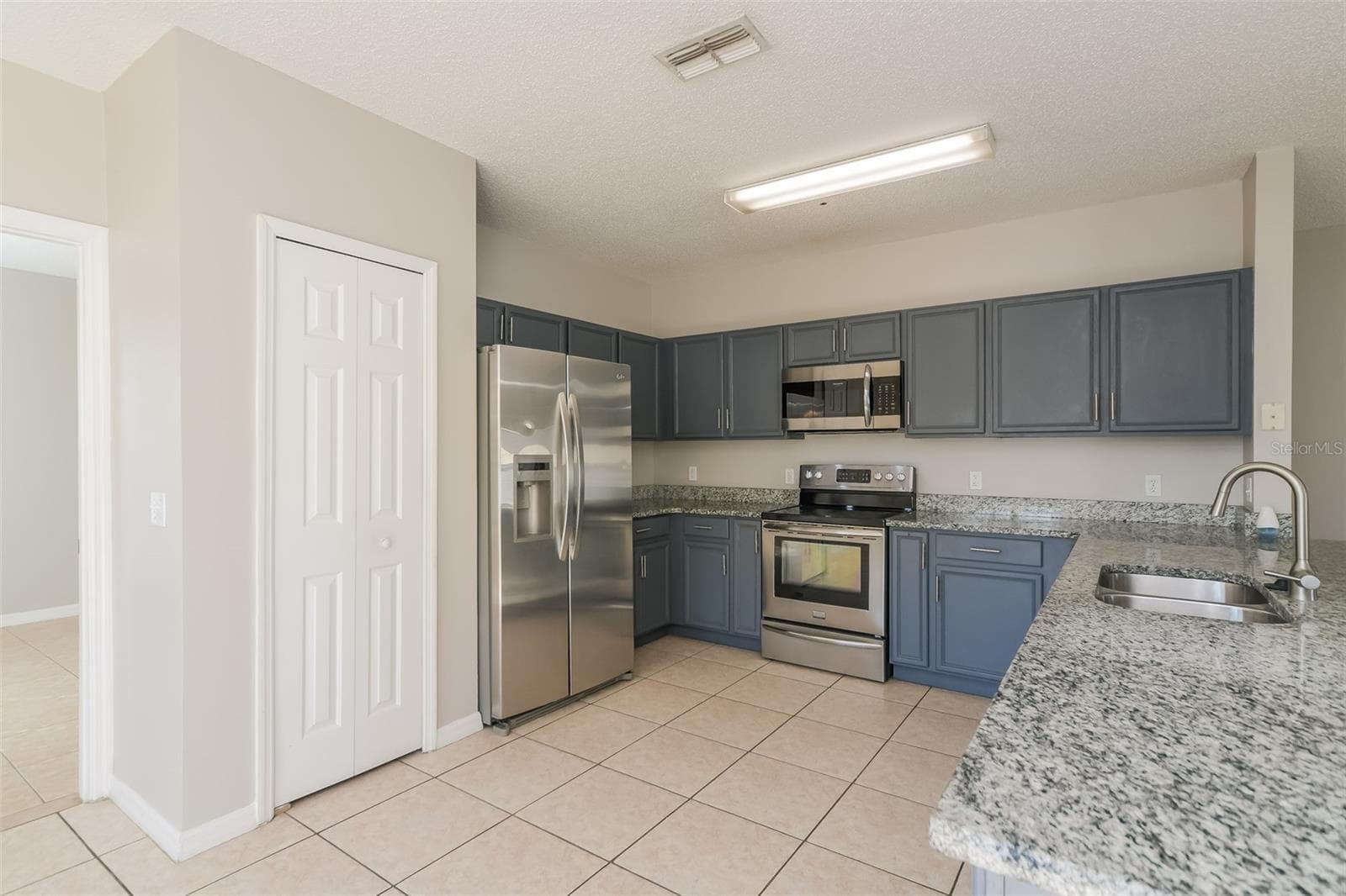 Single Family Residence at 4417 CANOPY CT, KISSIMMEE, photo 3 of 22