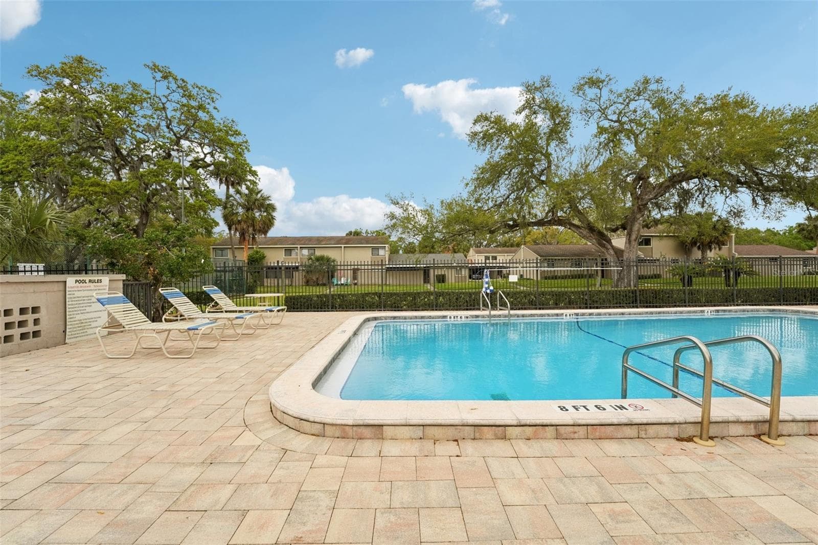Main Pool at Clubhouse - 8419 LAURELON PL, TEMPLE TERRACE