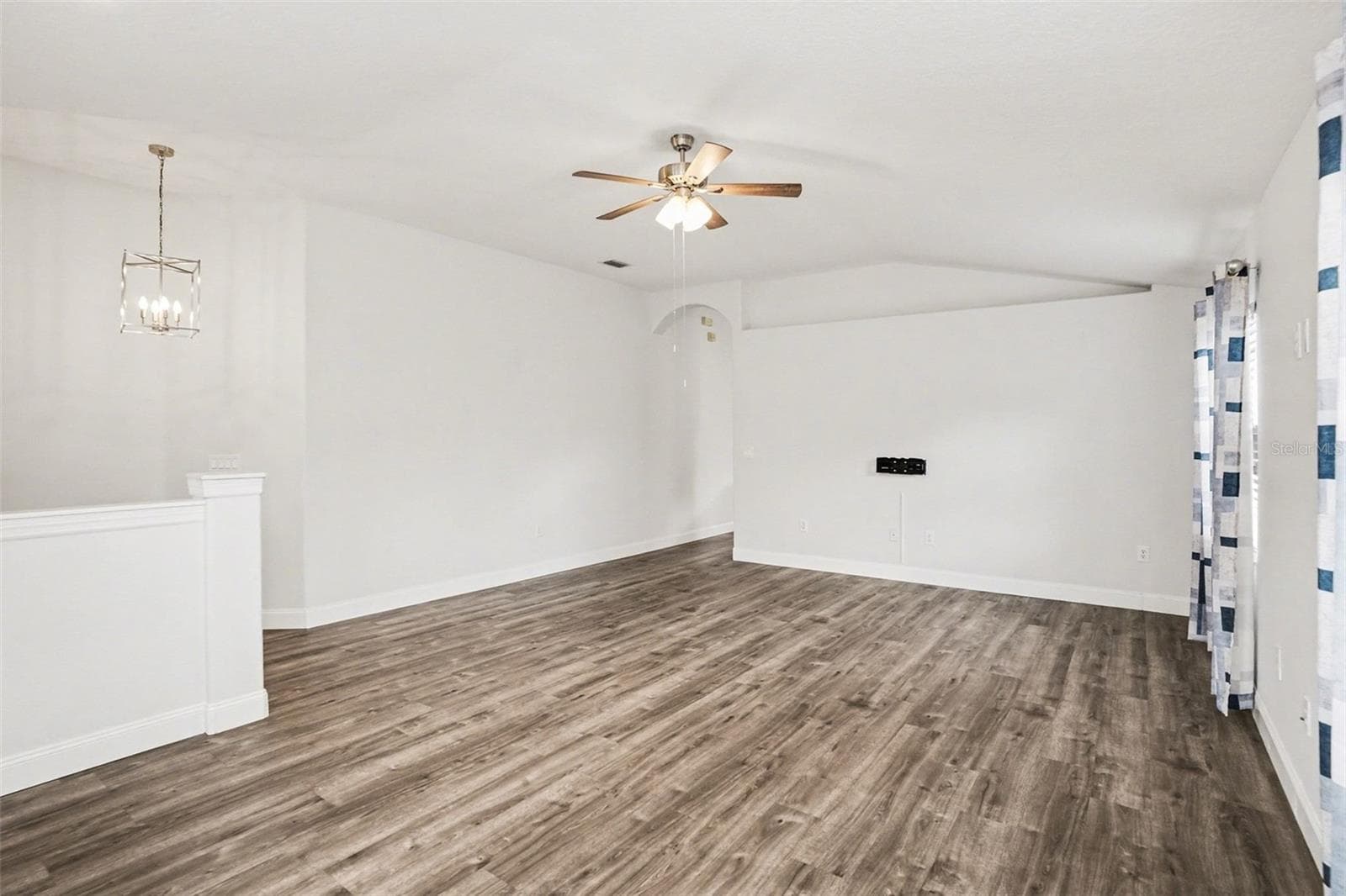 Single Family Residence at 9524 ROLLING CIR, SAN ANTONIO, photo 5 of 33