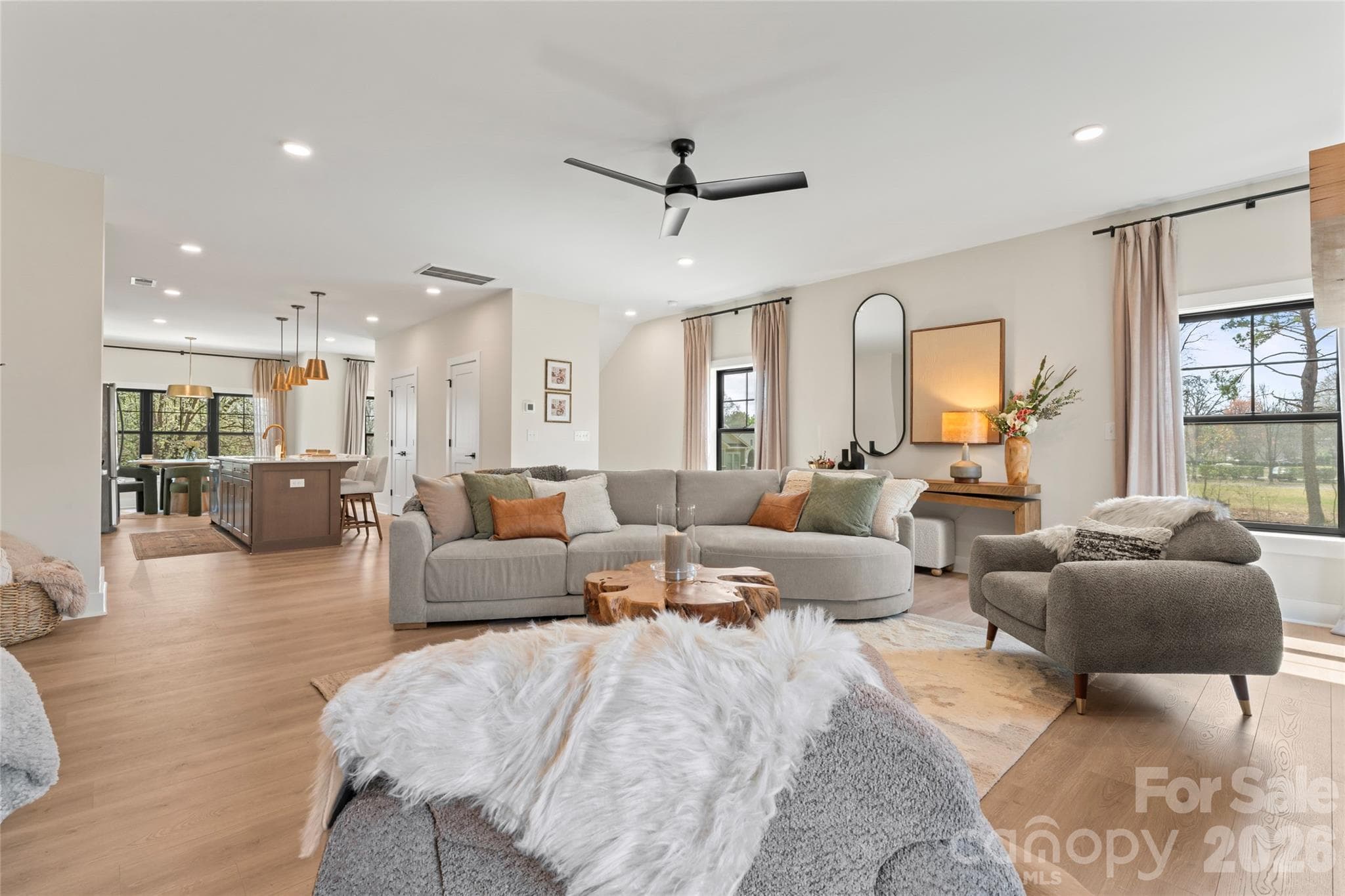 Open floorplan - Huntersville