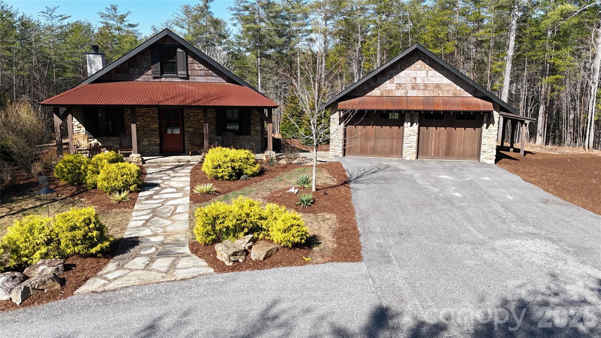 Freshened up with new mulch - Nebo
