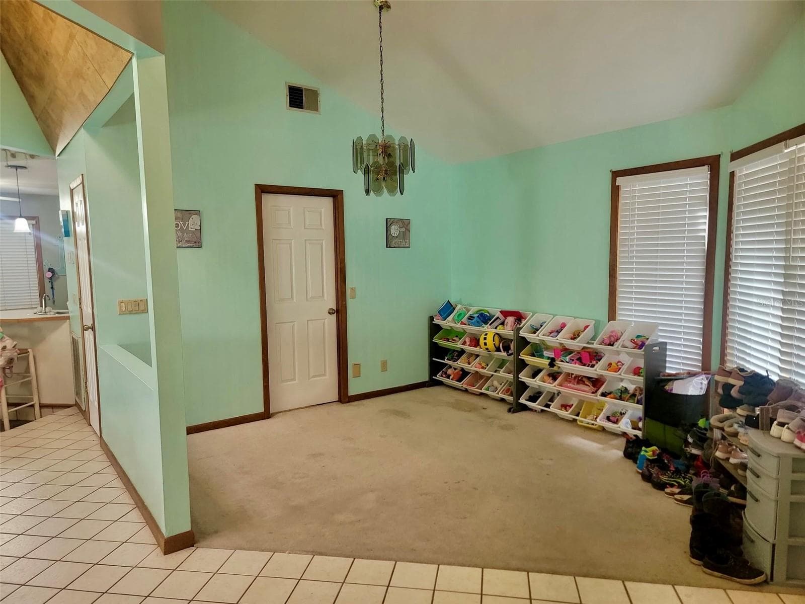Single Family Residence at 585 E FORESTHILL PL, HERNANDO, photo 3 of 18