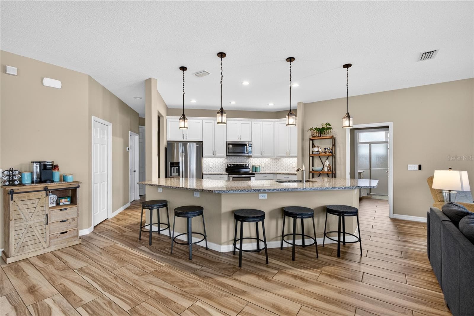 Single Family Residence at 36452 GRAND ISLAND OAKS CIR, GRAND ISLAND, photo 9 of 54