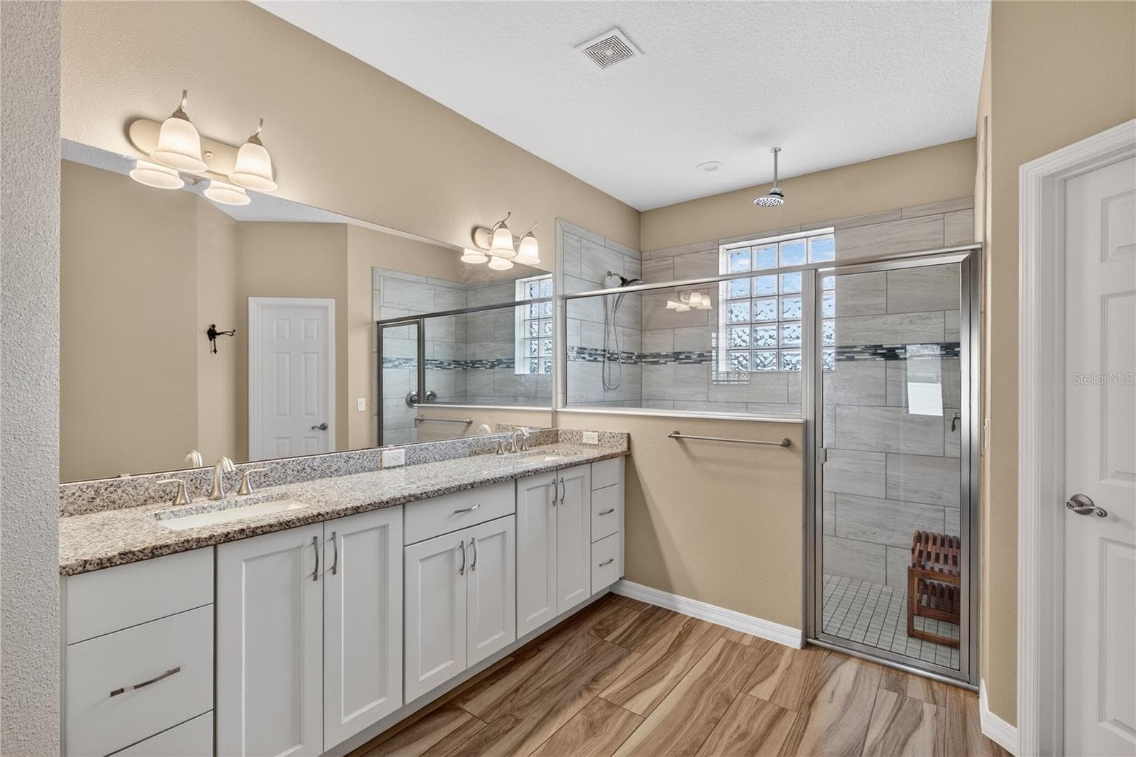 Single Family Residence at 36452 GRAND ISLAND OAKS CIR, GRAND ISLAND, photo 28 of 54