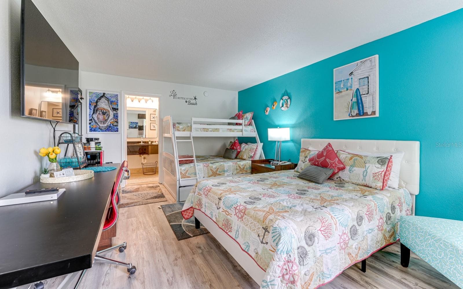 Condo - Hotel at 7150 N TAMIAMI TRL #S-612, SARASOTA, photo 4 of 25