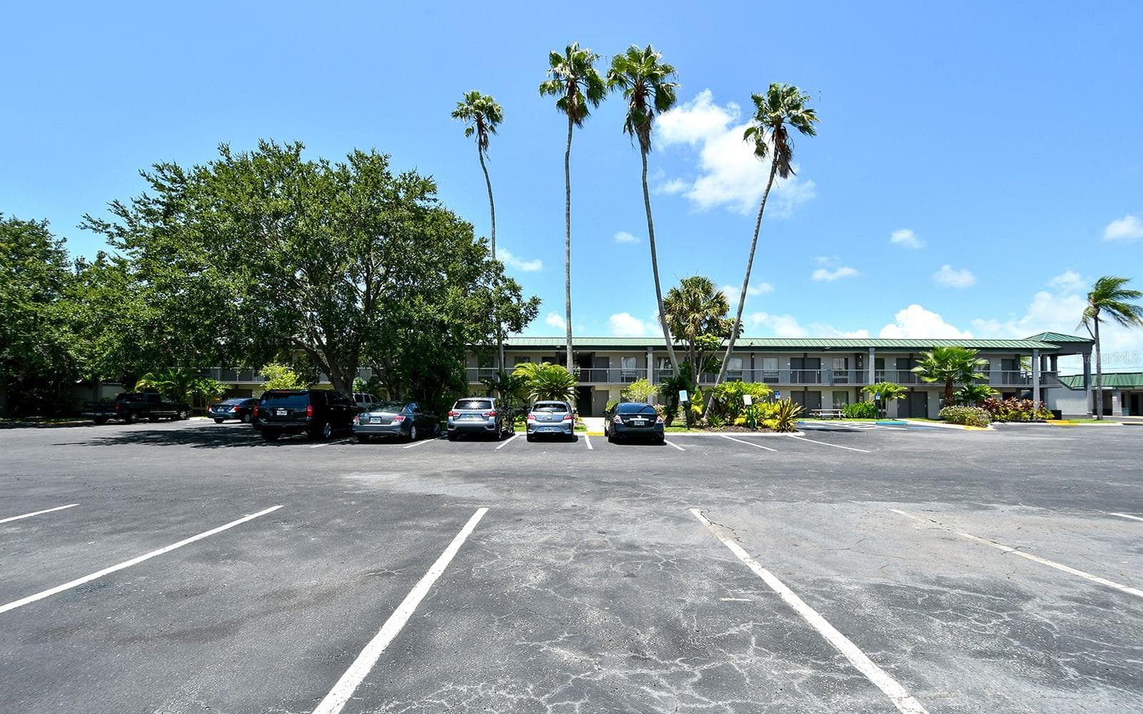 Condo - Hotel at 7150 N TAMIAMI TRL #S-612, SARASOTA, photo 11 of 25