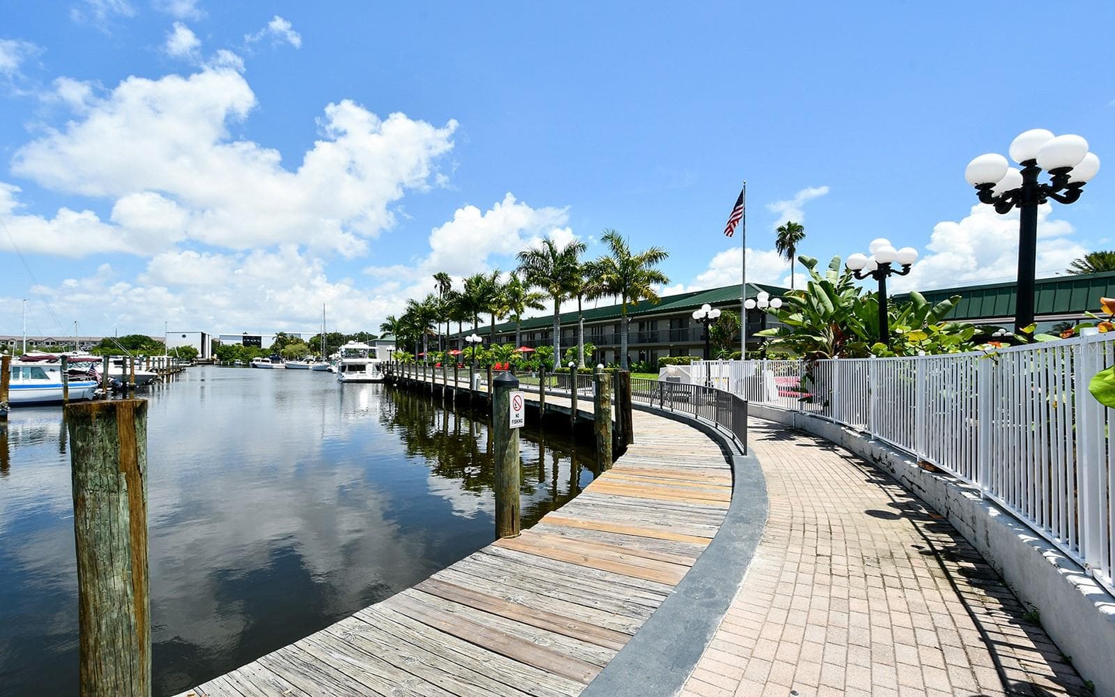 Condo - Hotel at 7150 N TAMIAMI TRL #S-612, SARASOTA, photo 24 of 25