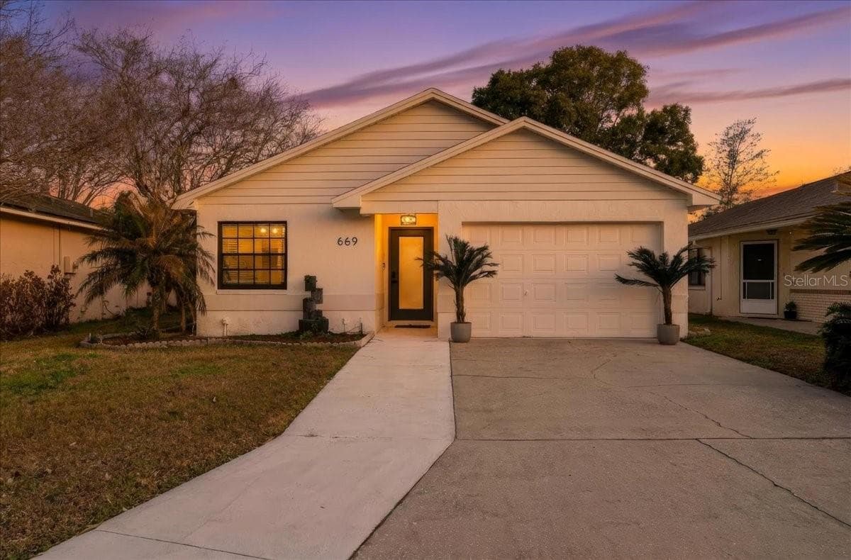 Single Family Residence at 669 EAGLE RUN, LAKELAND, photo 2 of 69