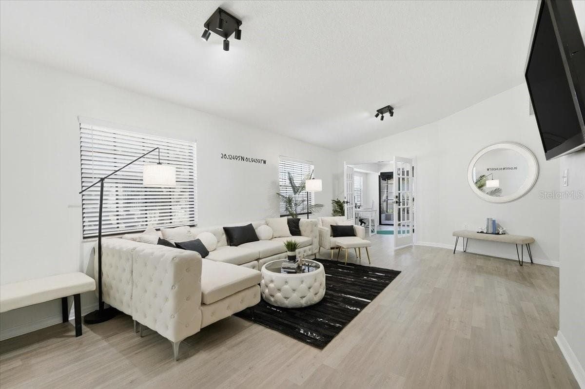 Single Family Residence at 669 EAGLE RUN, LAKELAND, photo 5 of 69
