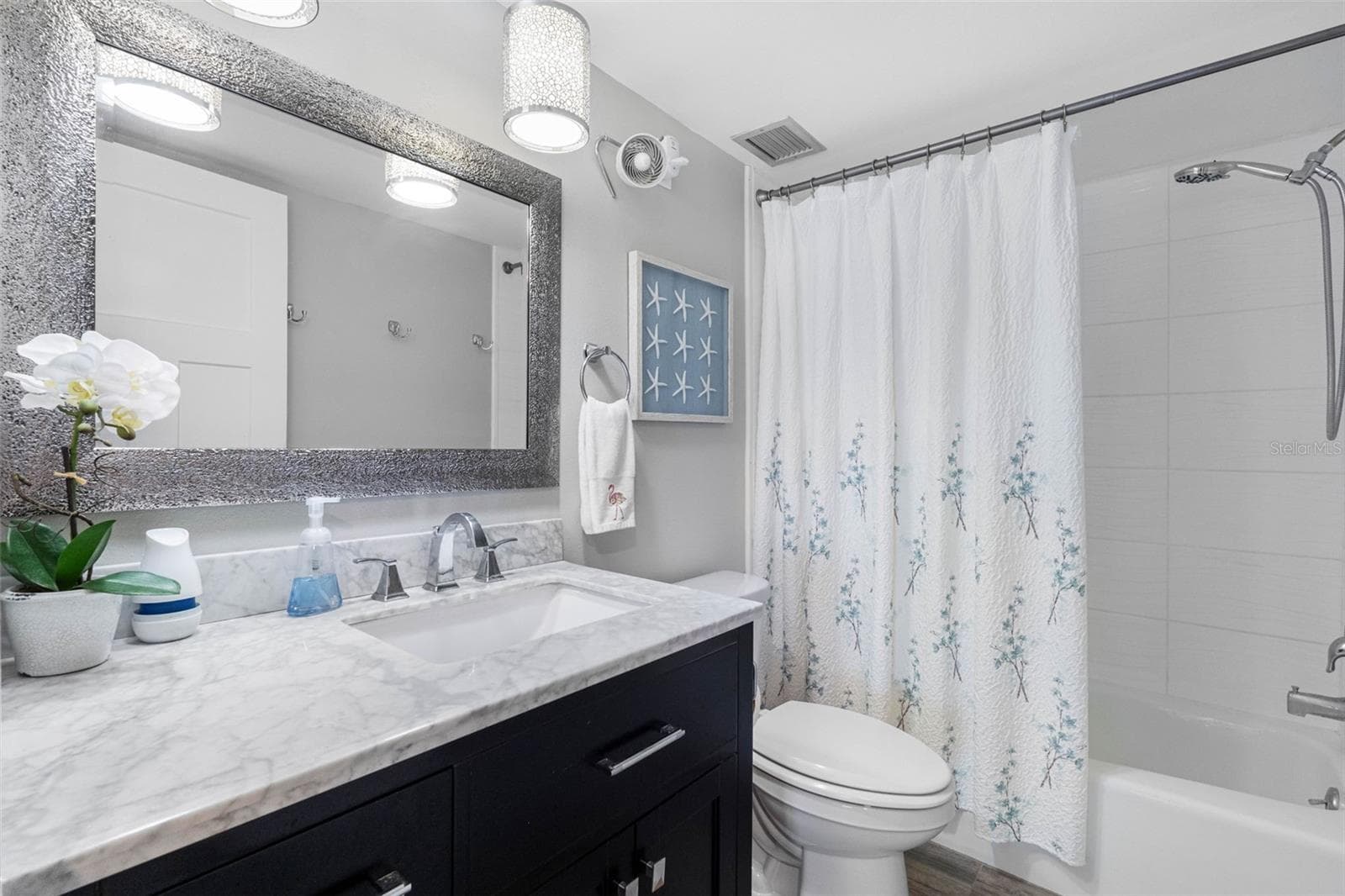 2nd Bath - 17400 GULF BLVD #I3, REDINGTON SHORES