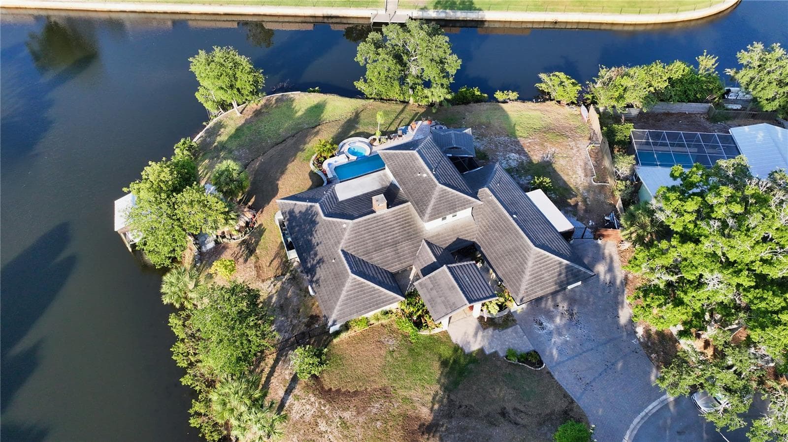 Single Family Residence at 5500 MERRIMAC DR, SARASOTA, photo 7 of 61