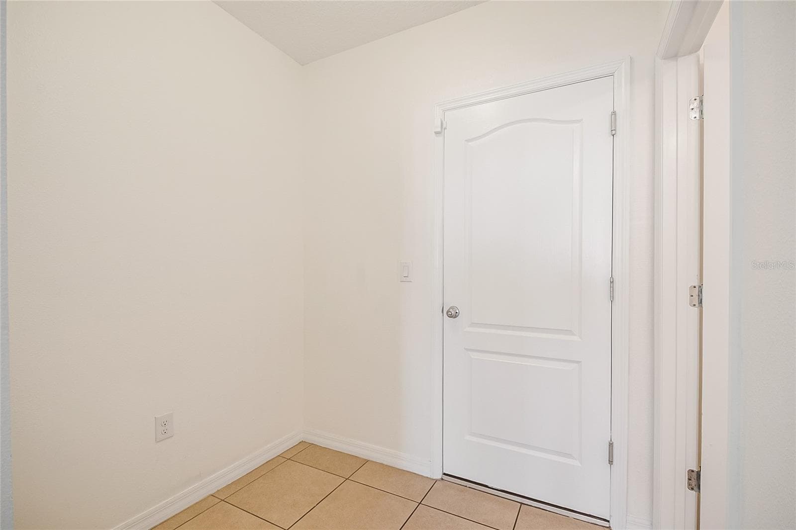 Townhouse at 1404 DUSTY STONE LN, KISSIMMEE, photo 16 of 44