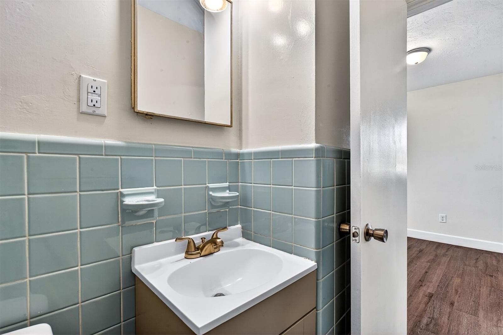 1/2 Bath - 2200 NE 16TH TER, GAINESVILLE