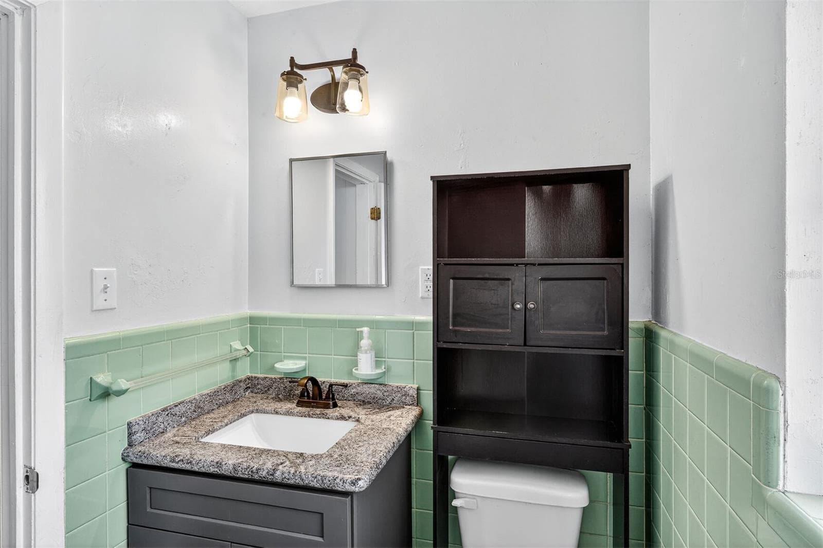 Full Bathroom - 2200 NE 16TH TER, GAINESVILLE