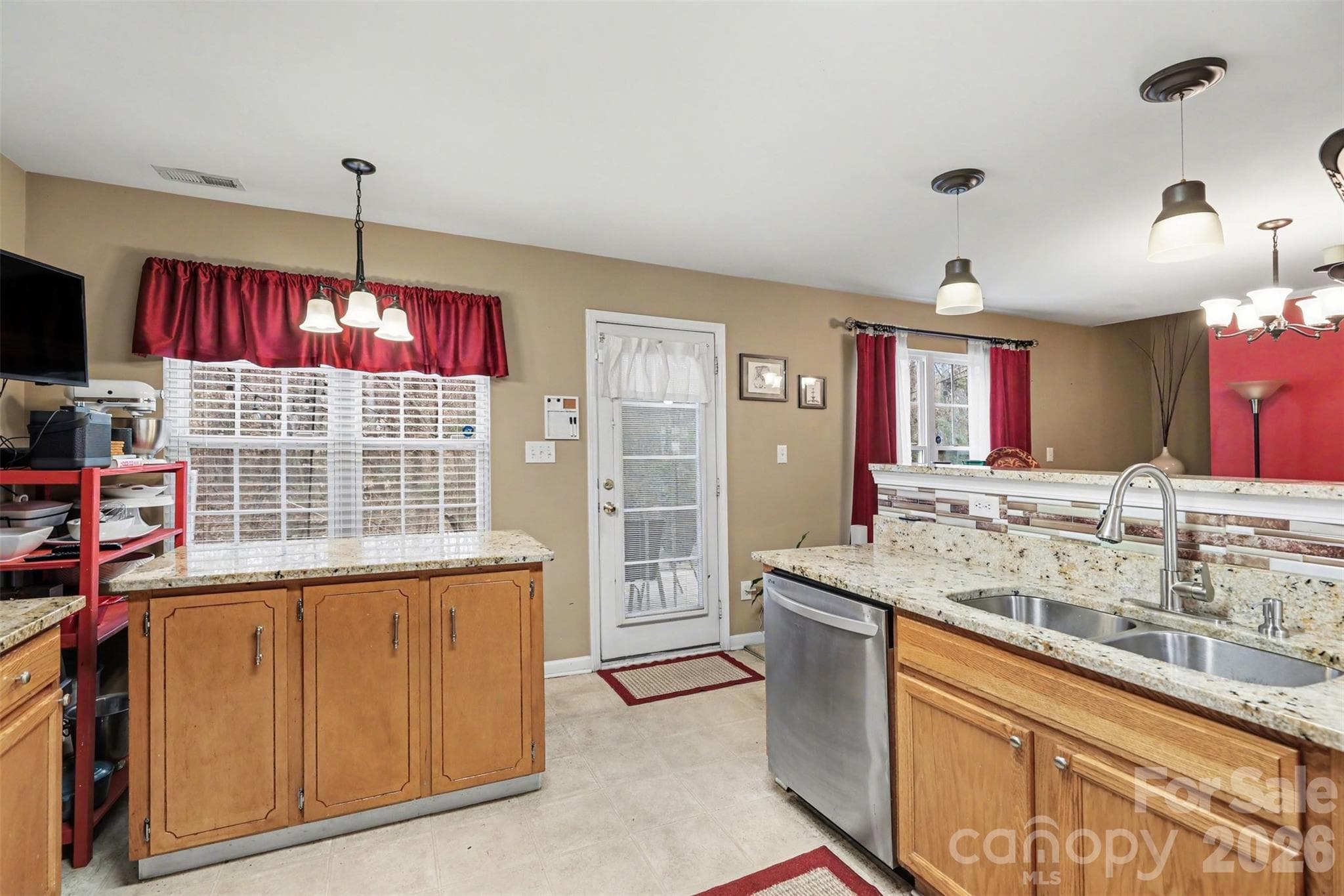 Single Family Residence at 741 Wilderness Trail Drive, Charlotte, photo 3 of 19